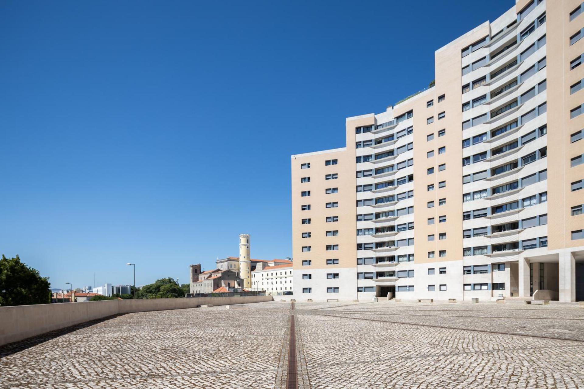 Lisbon Relax Pool Apartment - Free Parking Garage - Photo 25