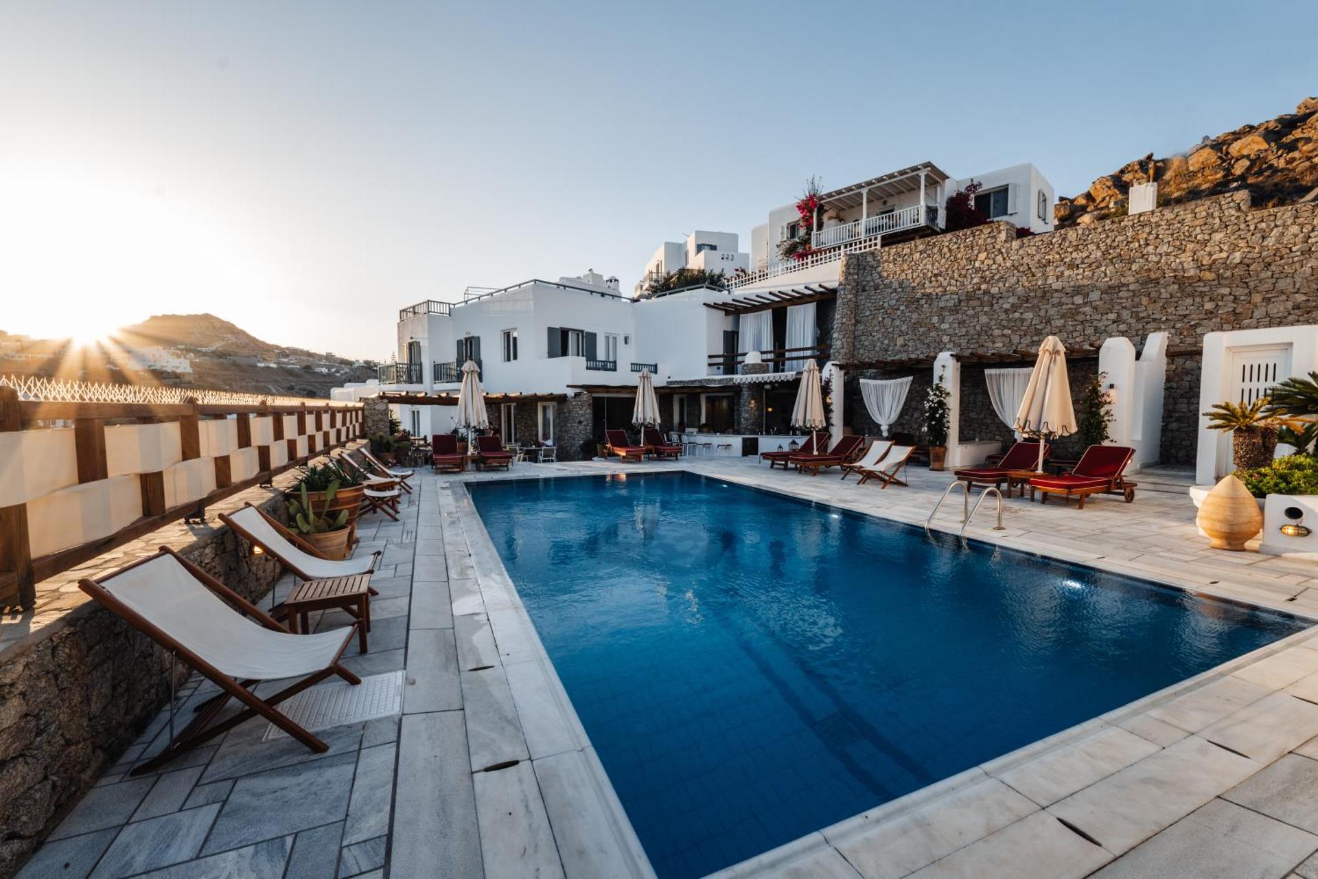 Pelican Bay Hotel - Photo 88