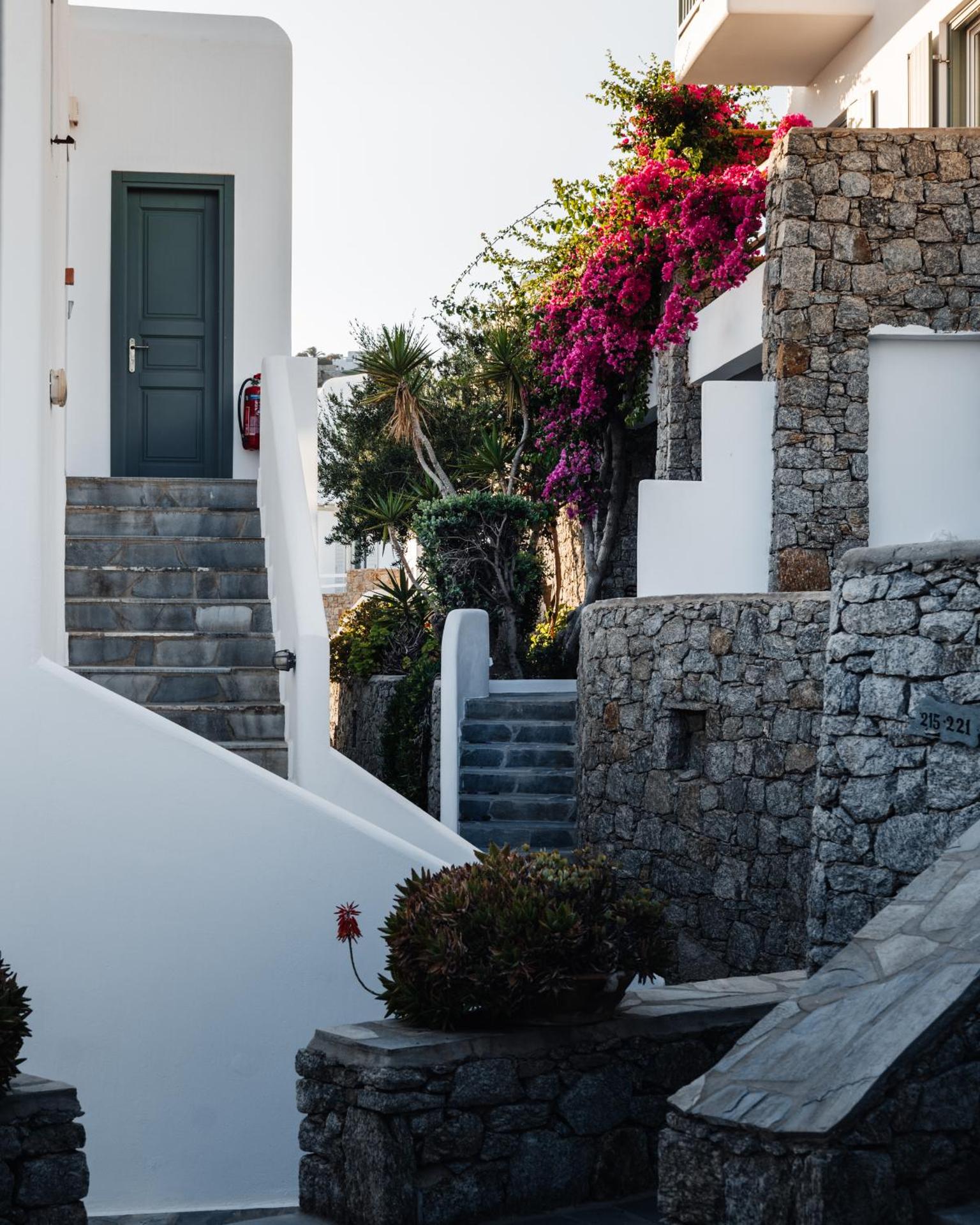 Pelican Bay Hotel - Photo 79