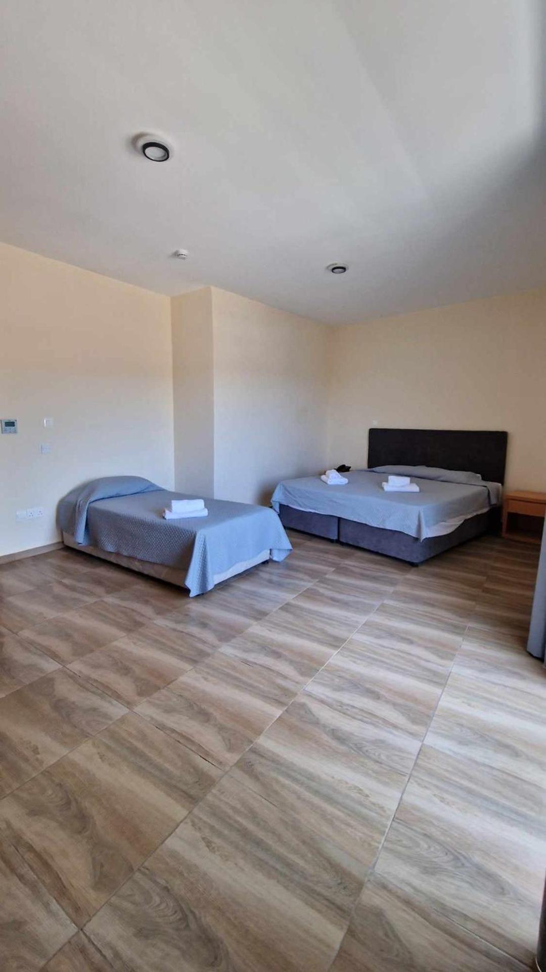 M. Moniatis Hotel - Photo 11