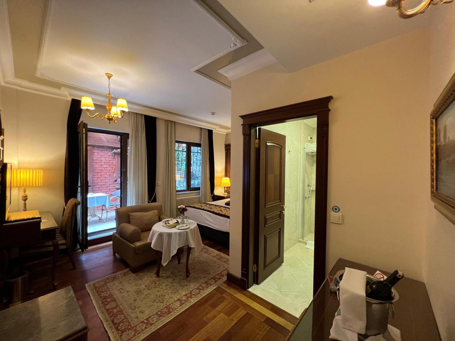 GLK PREMIER Regency Suites & Spa - Photo 45