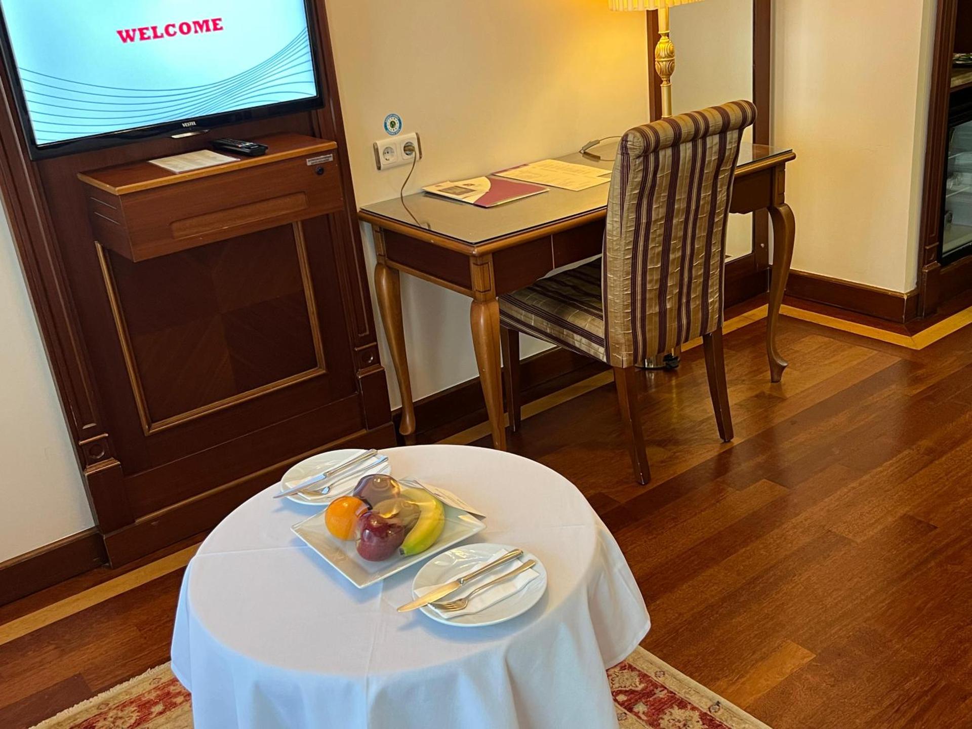 GLK PREMIER Regency Suites & Spa - Photo 41