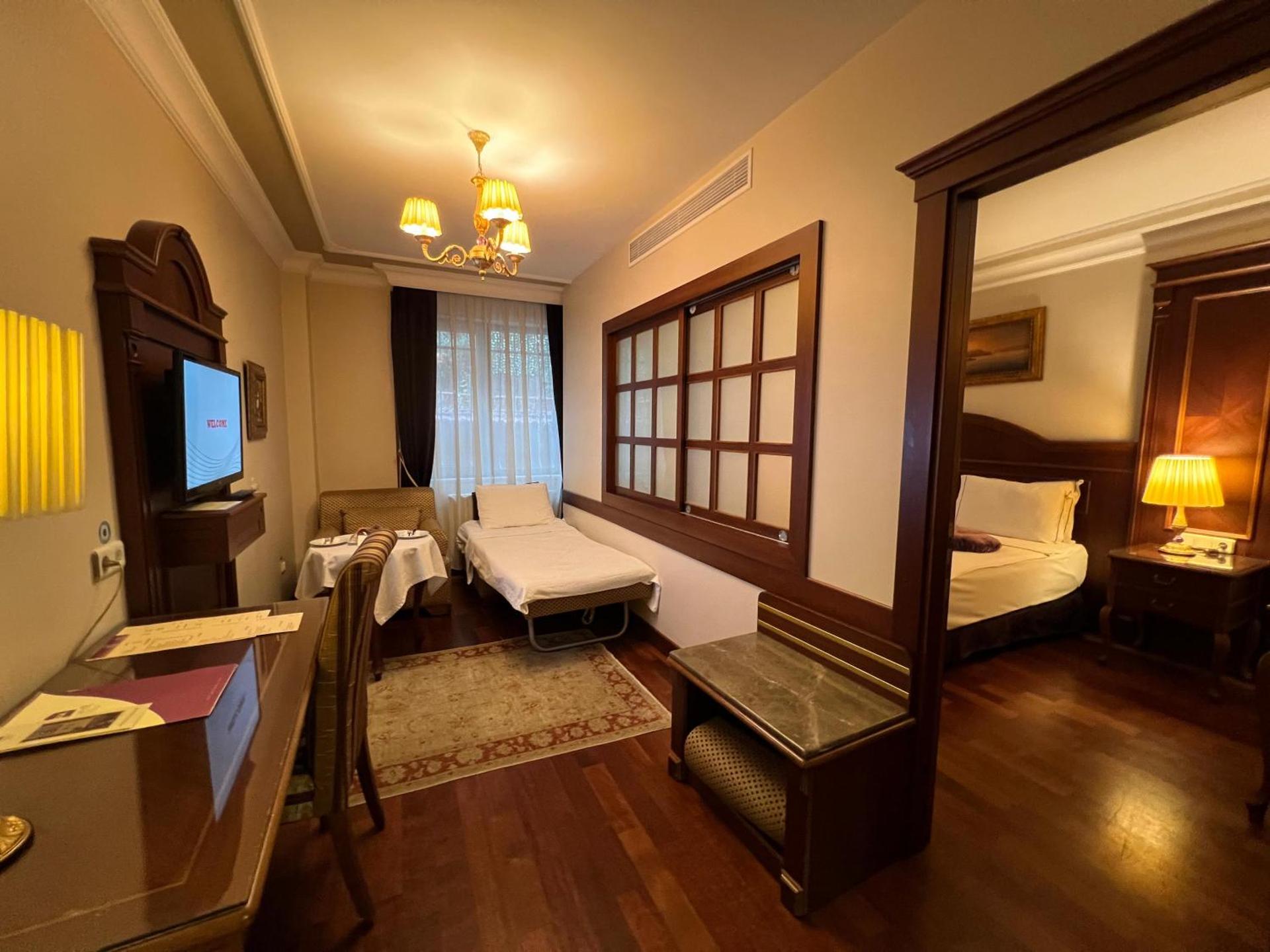 GLK PREMIER Regency Suites & Spa - Photo 21
