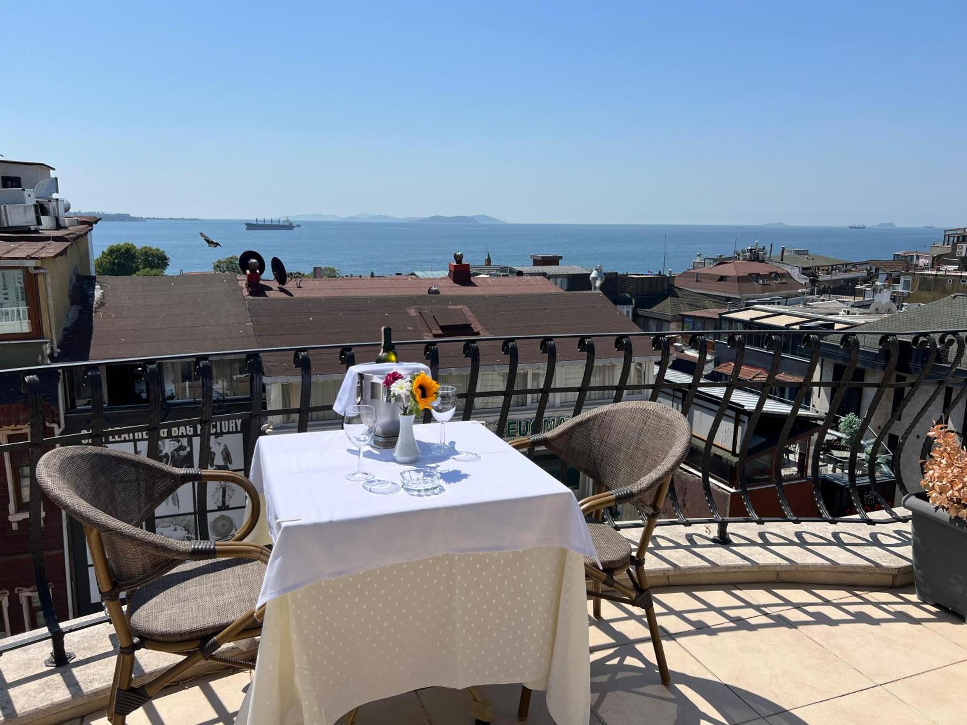 GLK PREMIER Regency Suites & Spa - Photo 12