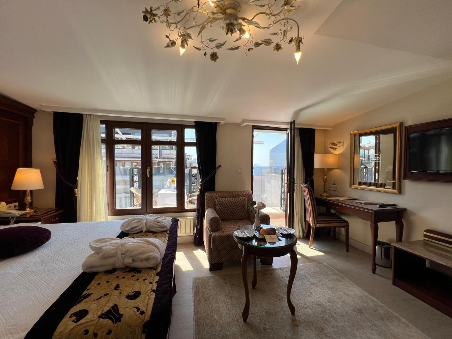 GLK PREMIER Regency Suites & Spa - Photo 14