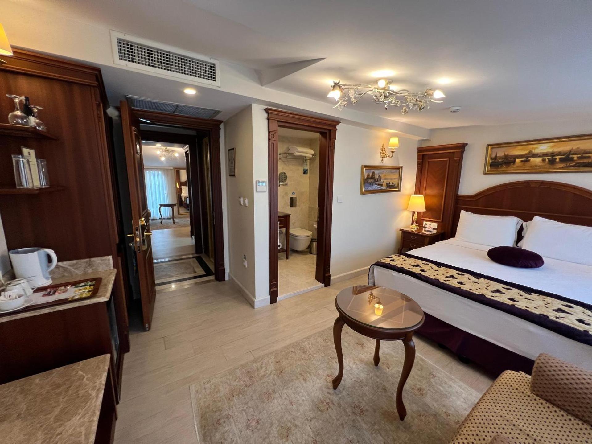 GLK PREMIER Regency Suites & Spa - Photo 8