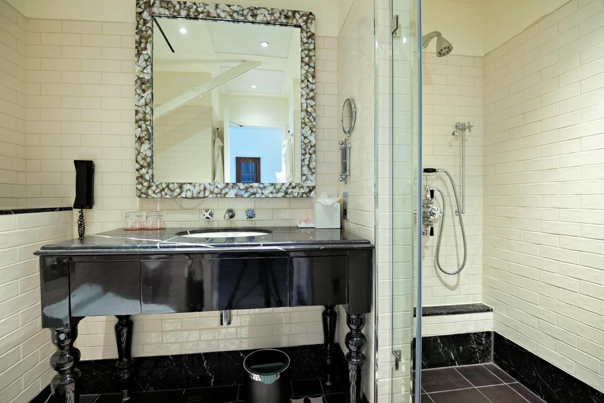 The LaLit London - Photo 64
