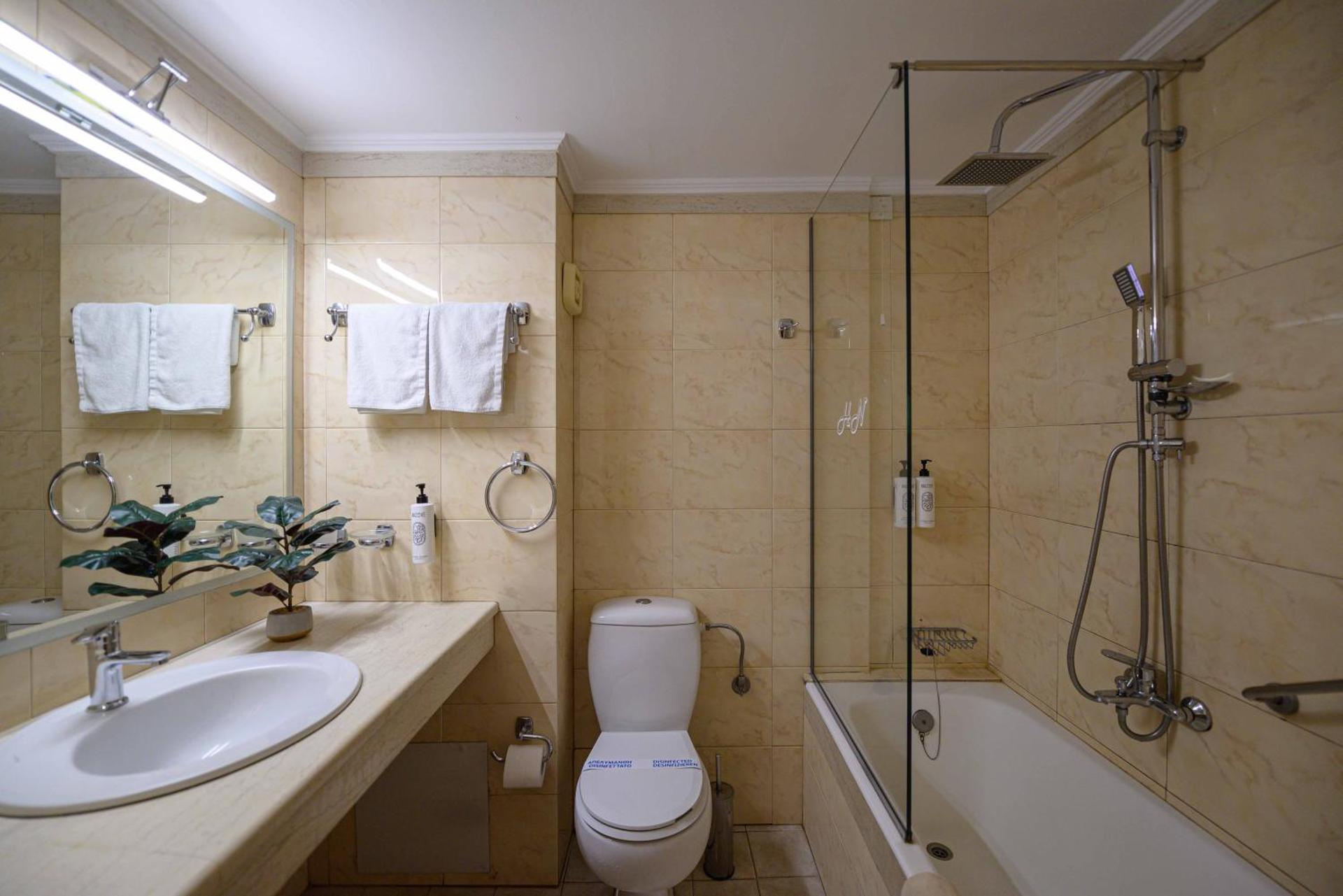 Neda Hotel - Photo 39