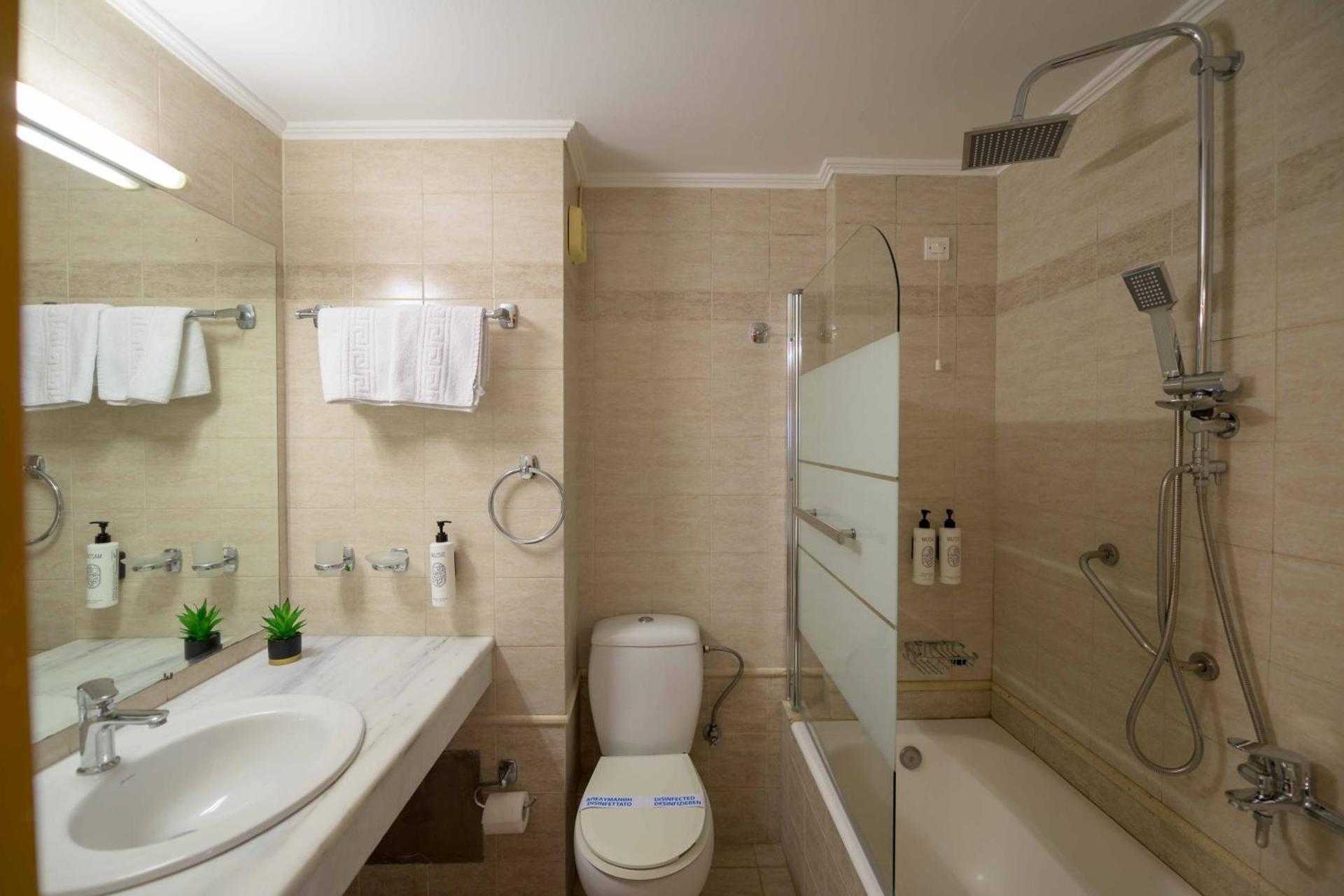 Neda Hotel - Photo 43