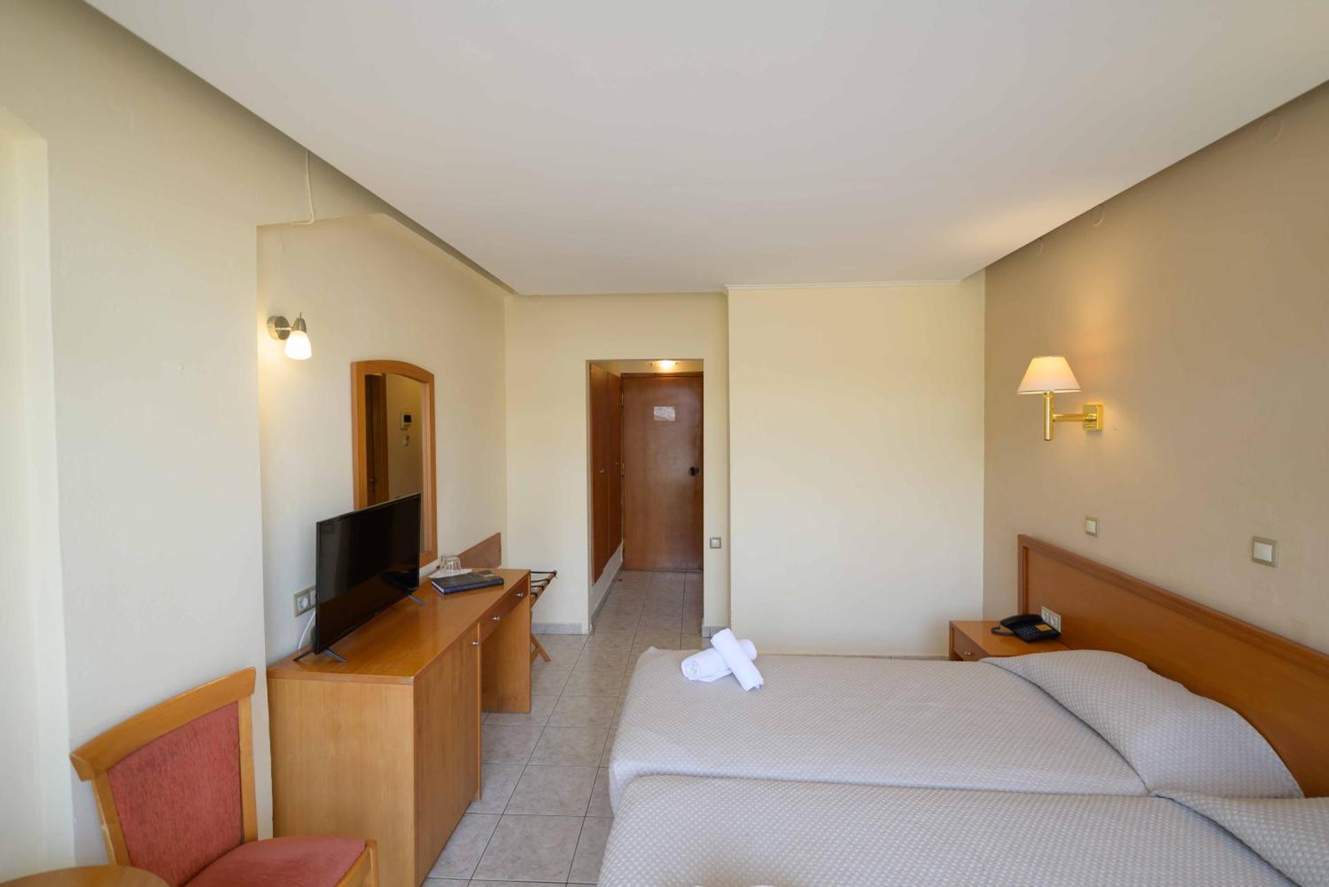 Neda Hotel - Photo 47