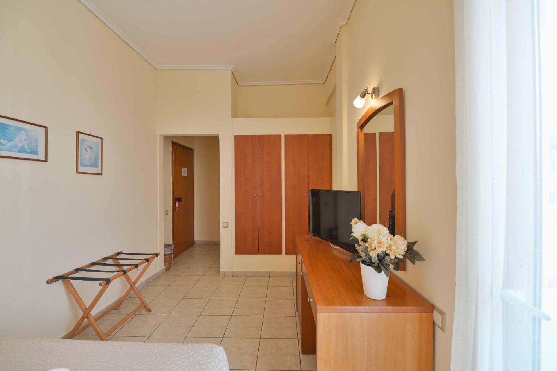 Neda Hotel - Photo 63