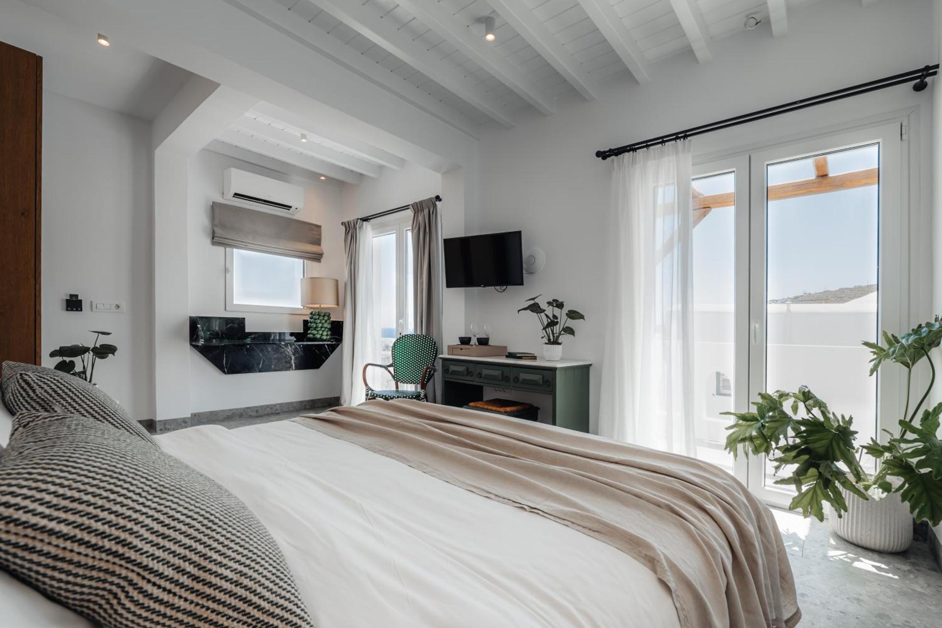 Pelican Bay Hotel - Photo 60