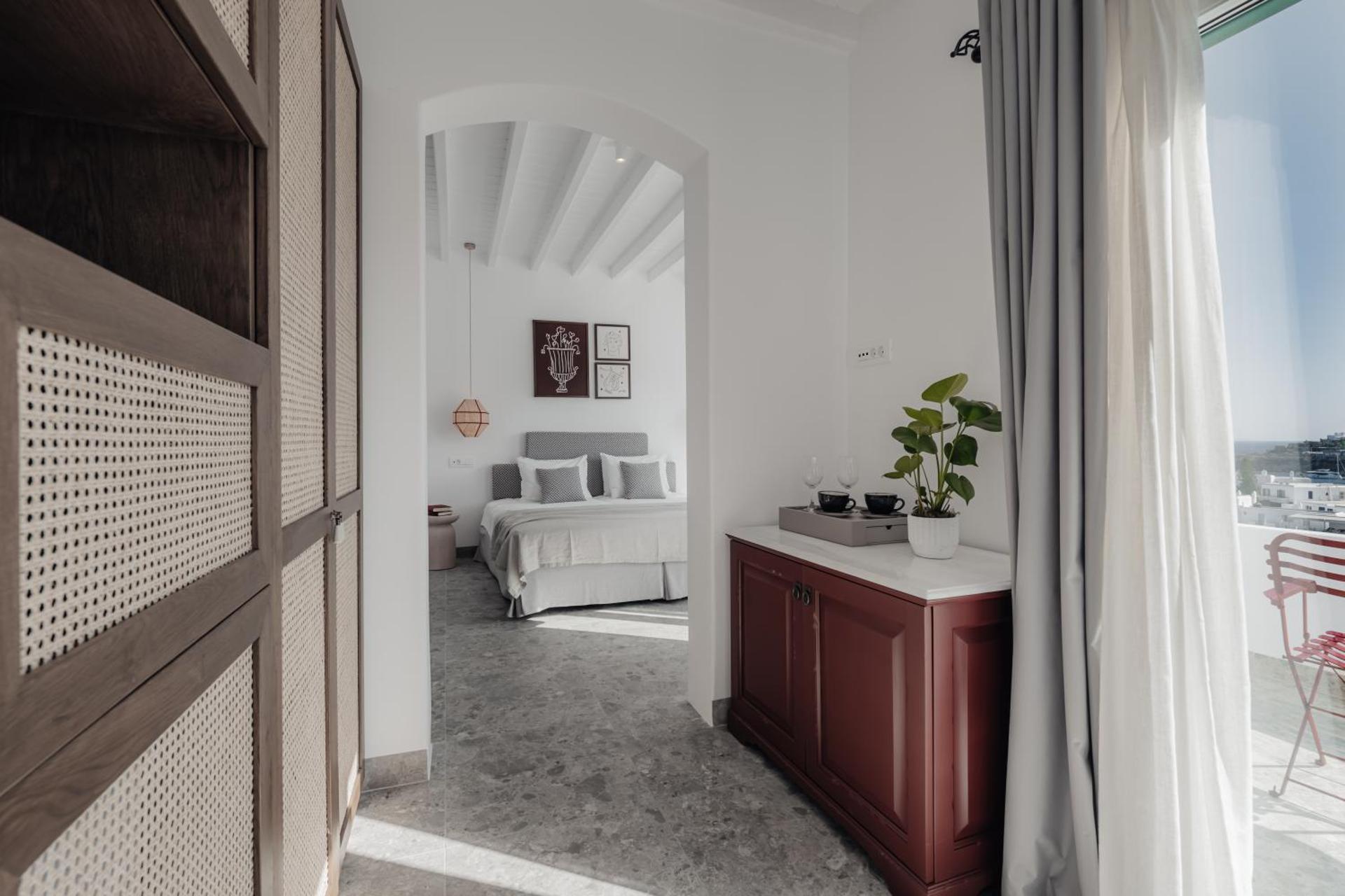 Pelican Bay Hotel - Photo 71