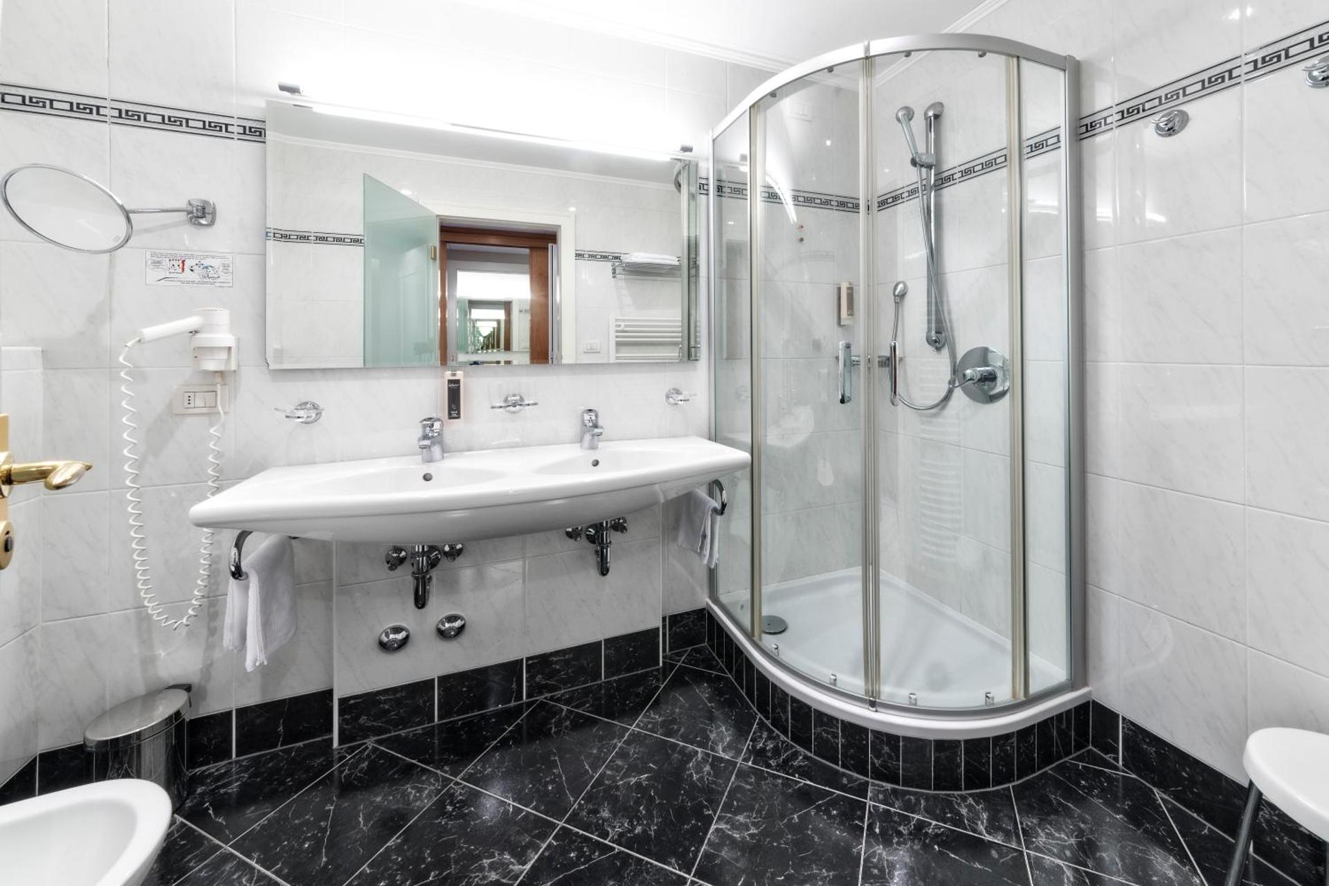 HOTEL POST alpine cityflair - Photo 48