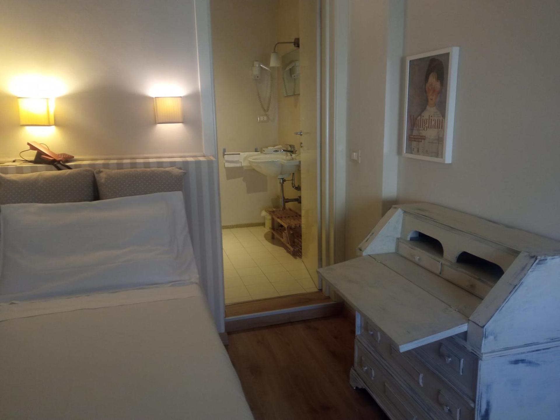 Hotel Touring - Photo 8