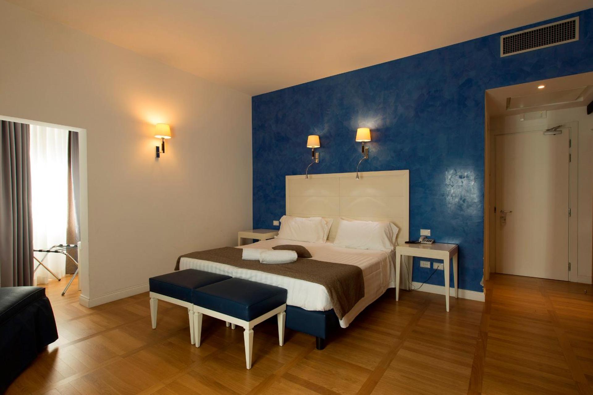 Floris Hotel - Photo 53