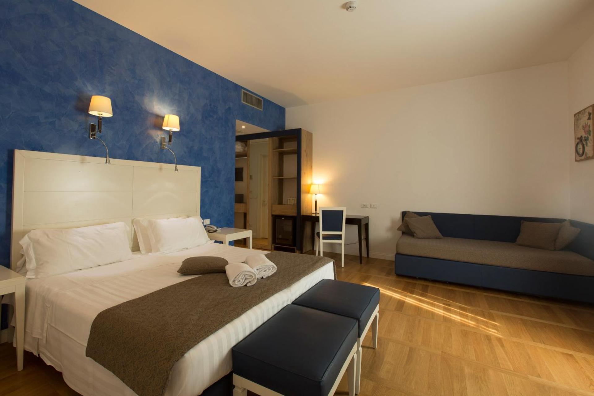 Floris Hotel - Photo 50