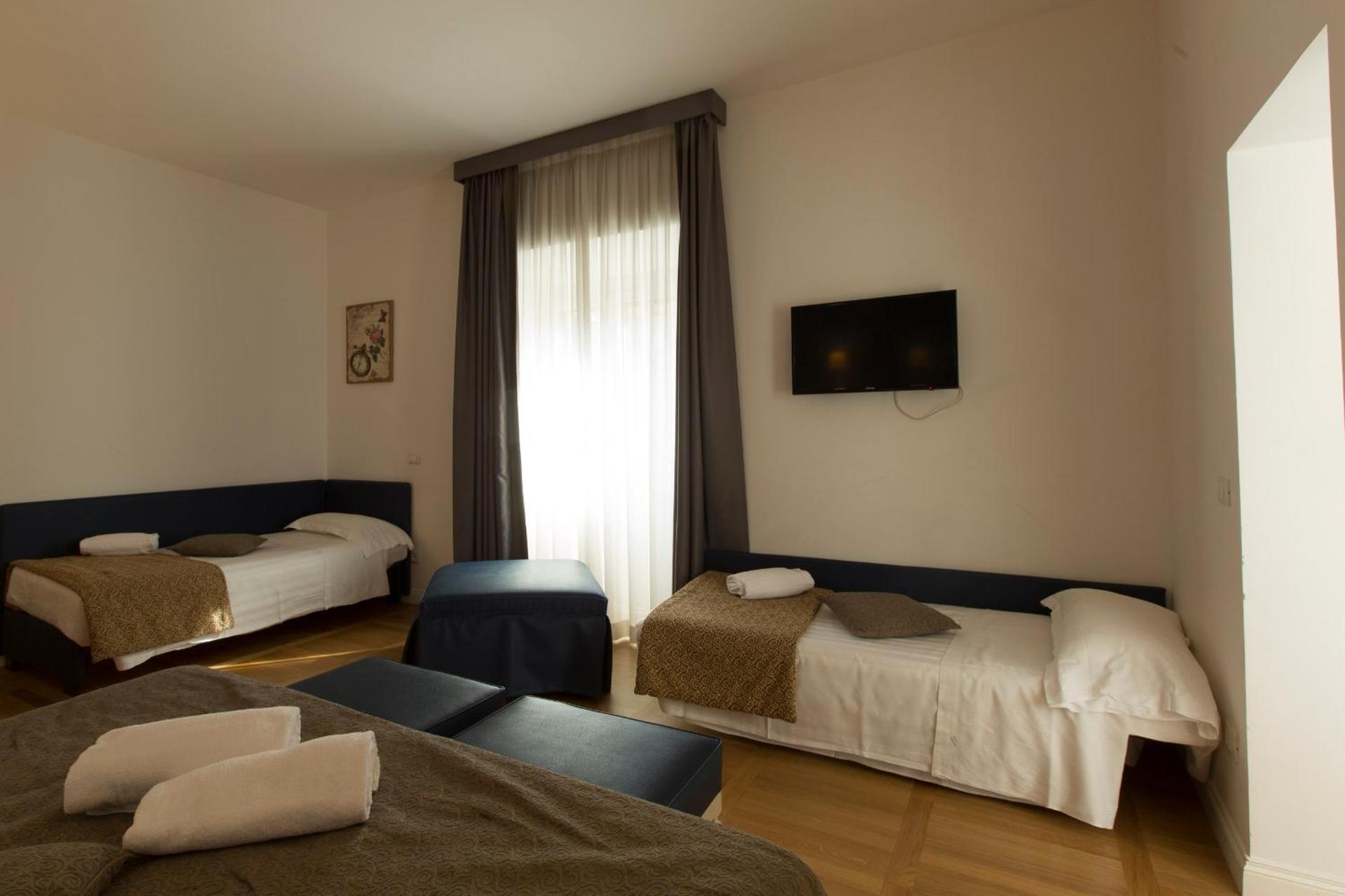 Floris Hotel - Photo 57