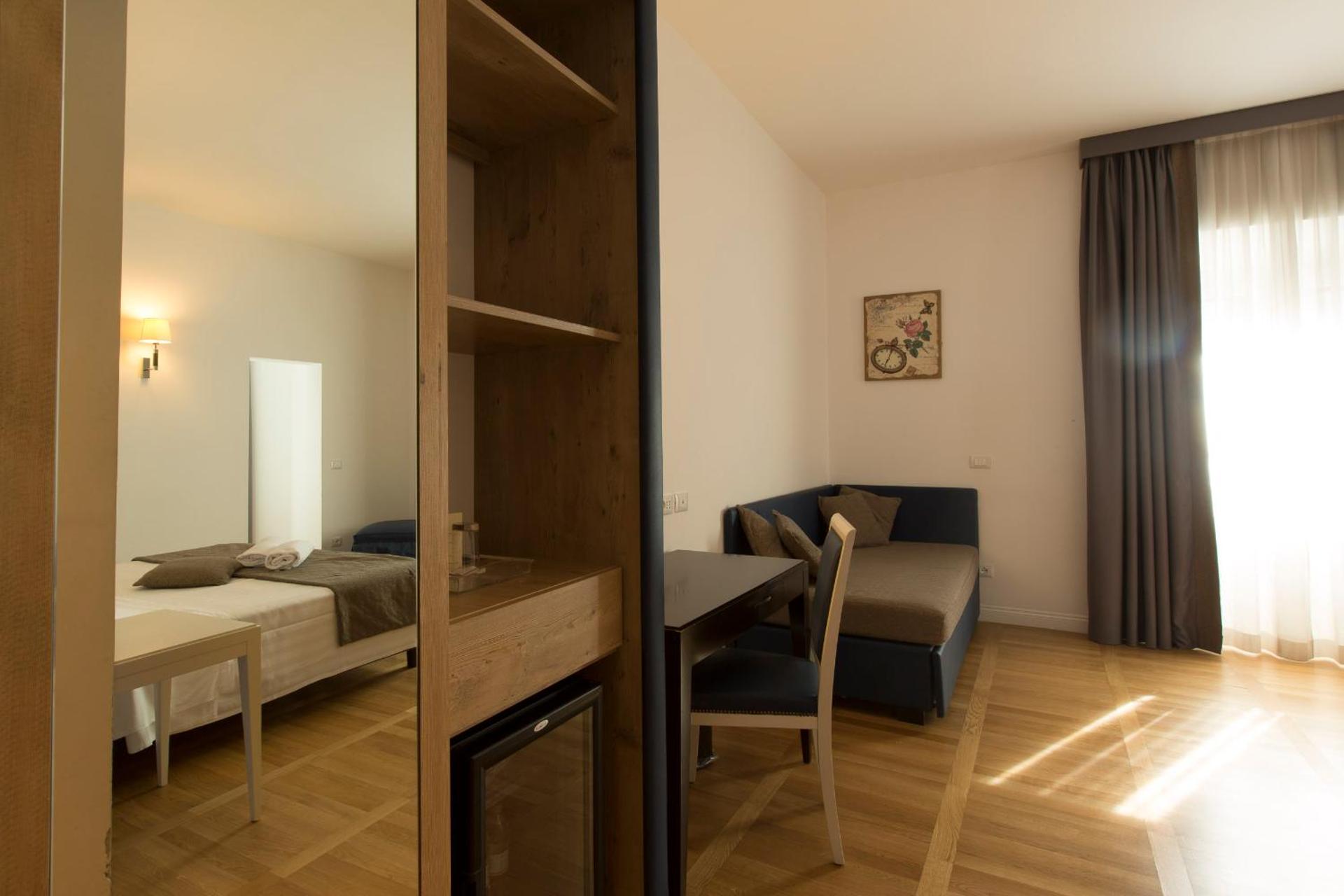 Floris Hotel - Photo 54