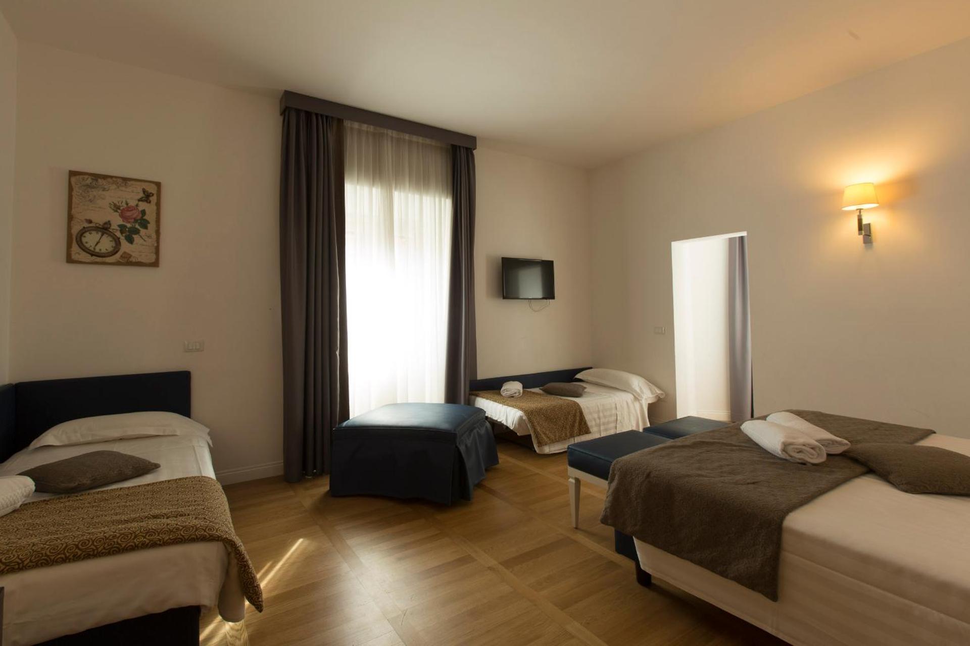 Floris Hotel - Photo 51