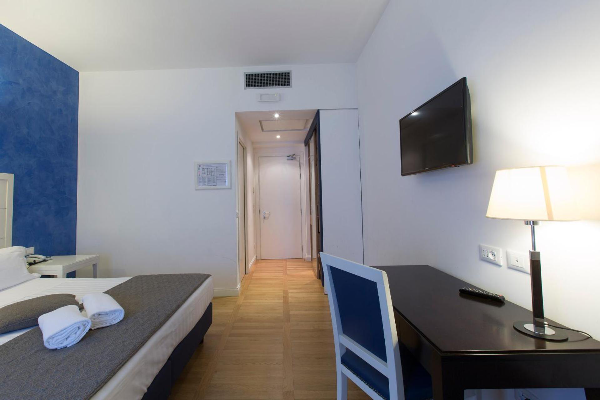 Floris Hotel - Photo 34