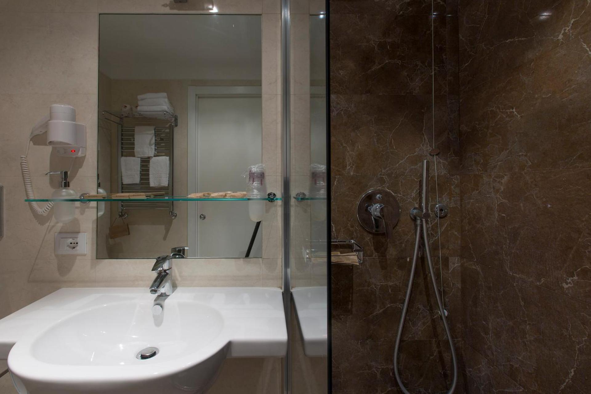 Floris Hotel - Photo 131