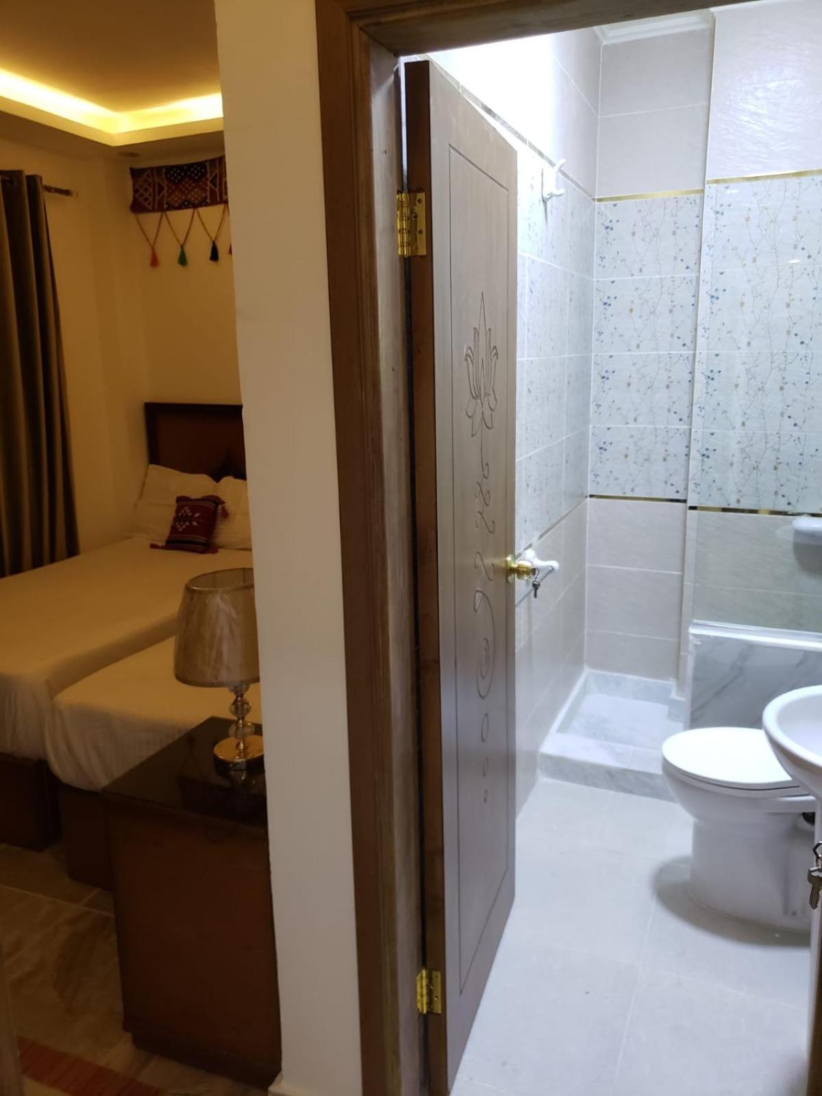 Atlantis Pyramids Inn - Photo 3