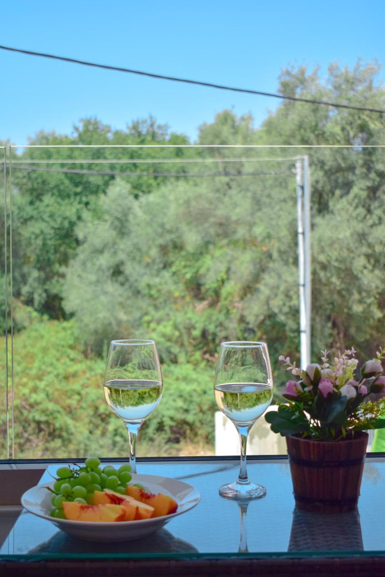 S & E Apartments - Photo 5