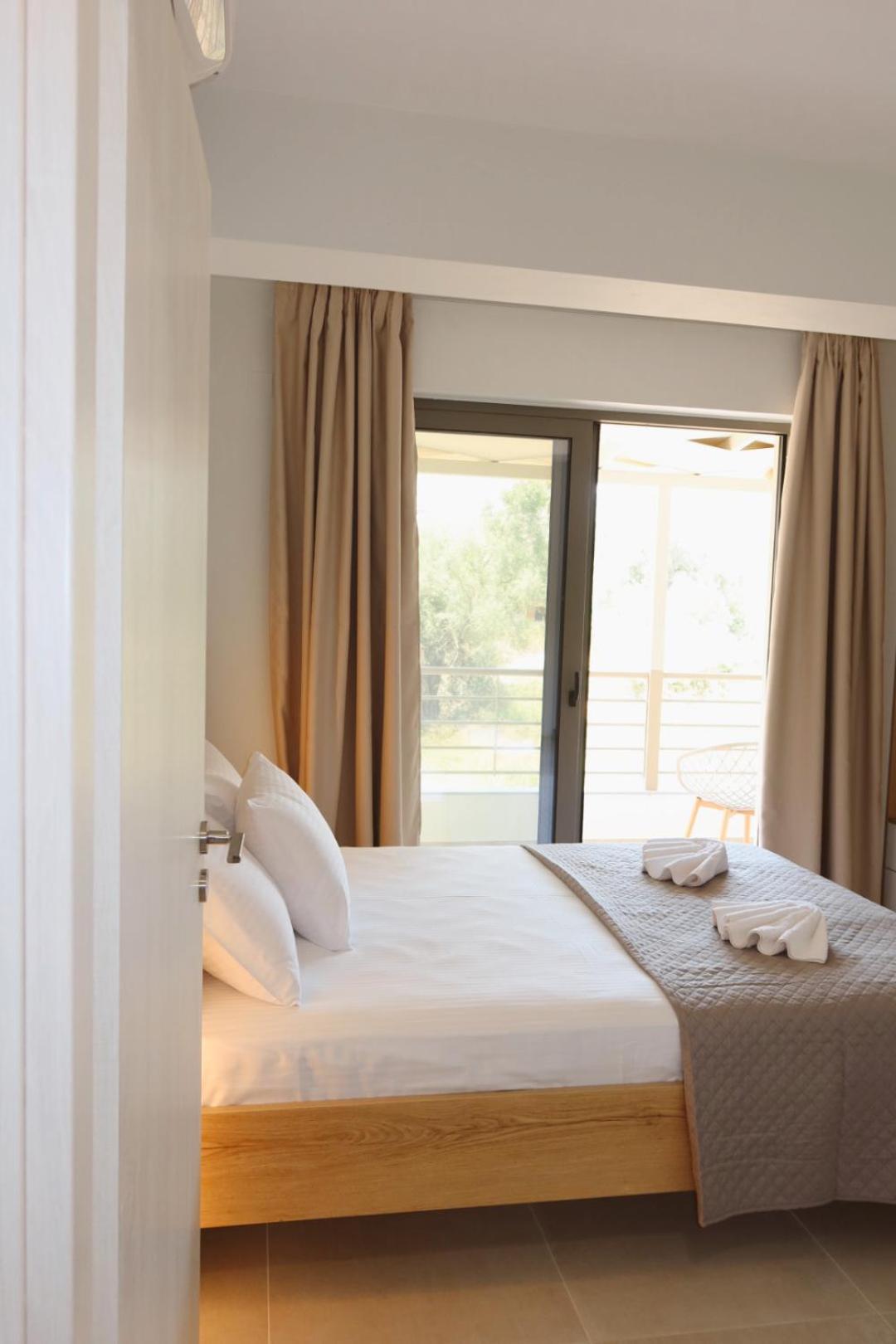 S & E Apartments - Photo 3