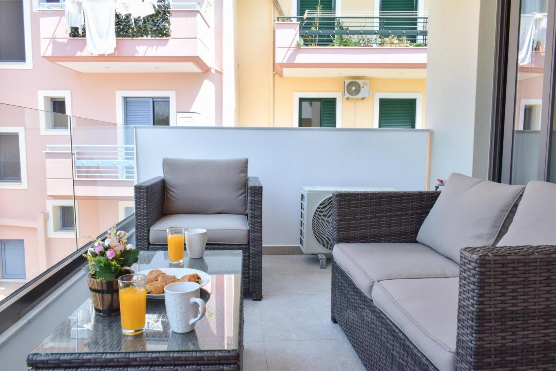 S & E Apartments - Photo 7