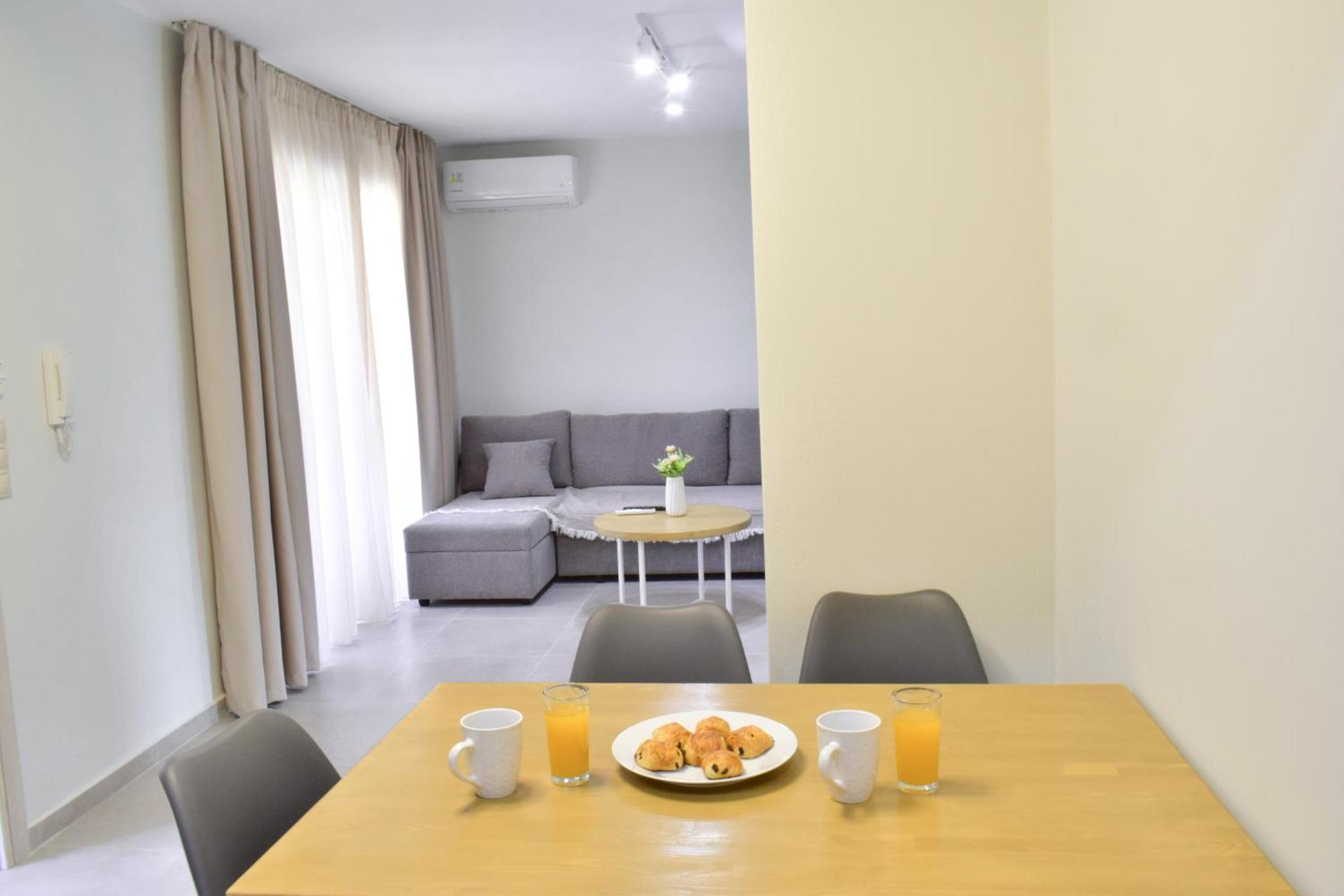 S & E Apartments - Photo 8