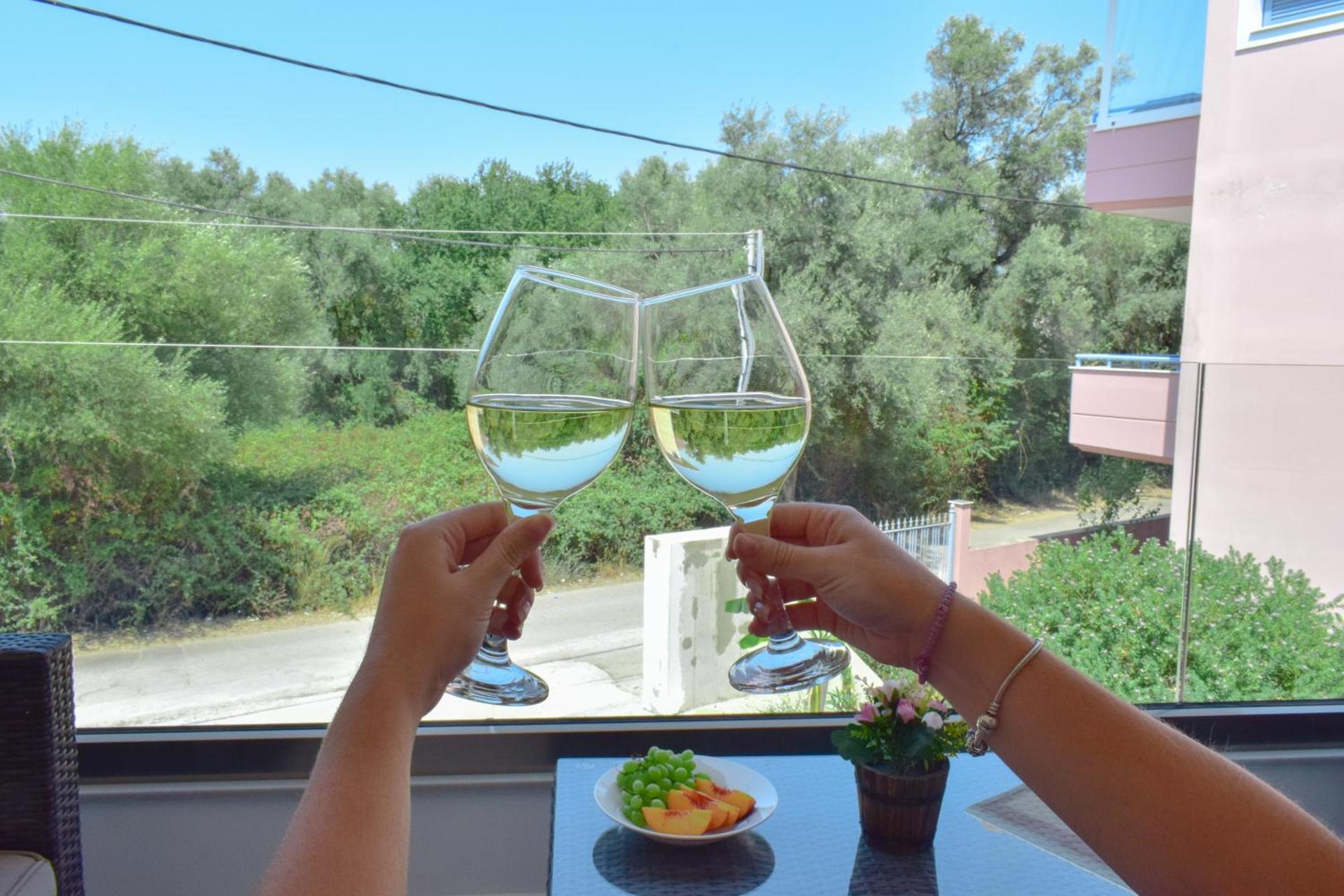 S & E Apartments - Photo 9