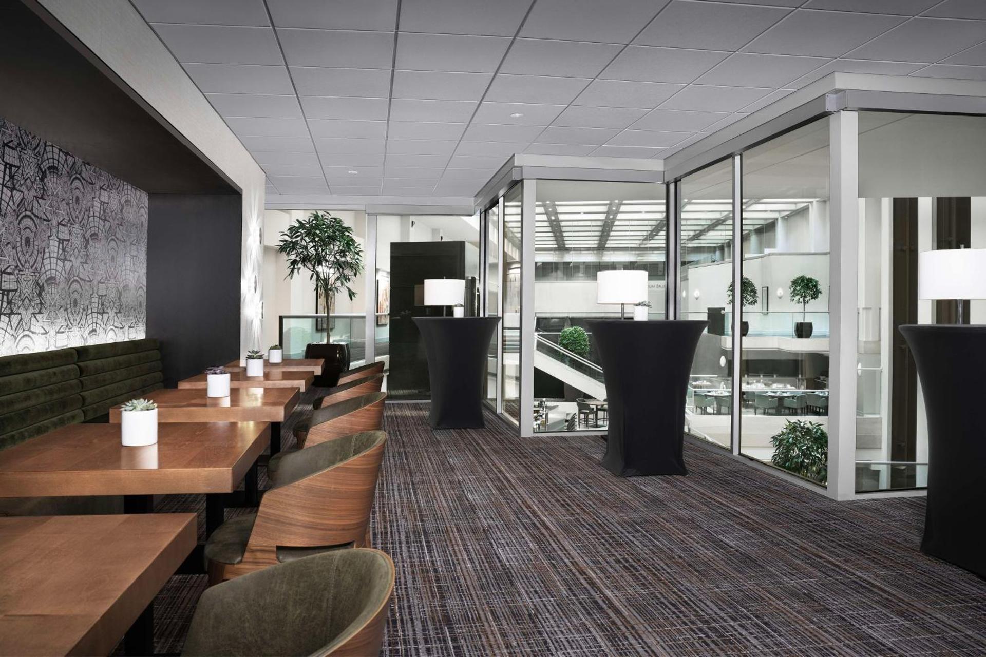 Hilton Washington DC Capitol Hill - Photo 12