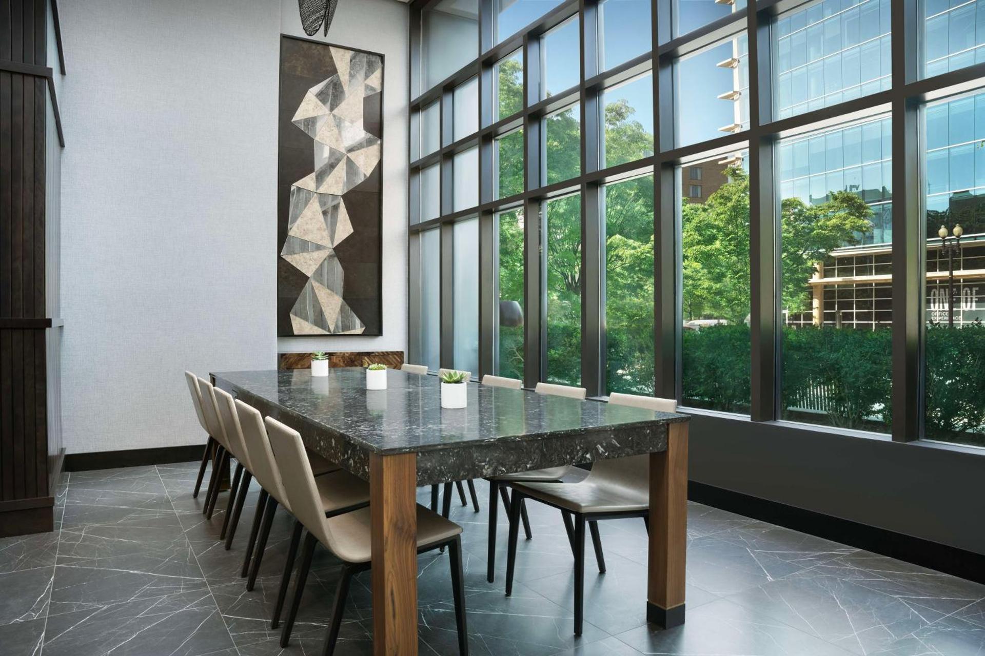 Hilton Washington DC Capitol Hill - Photo 21