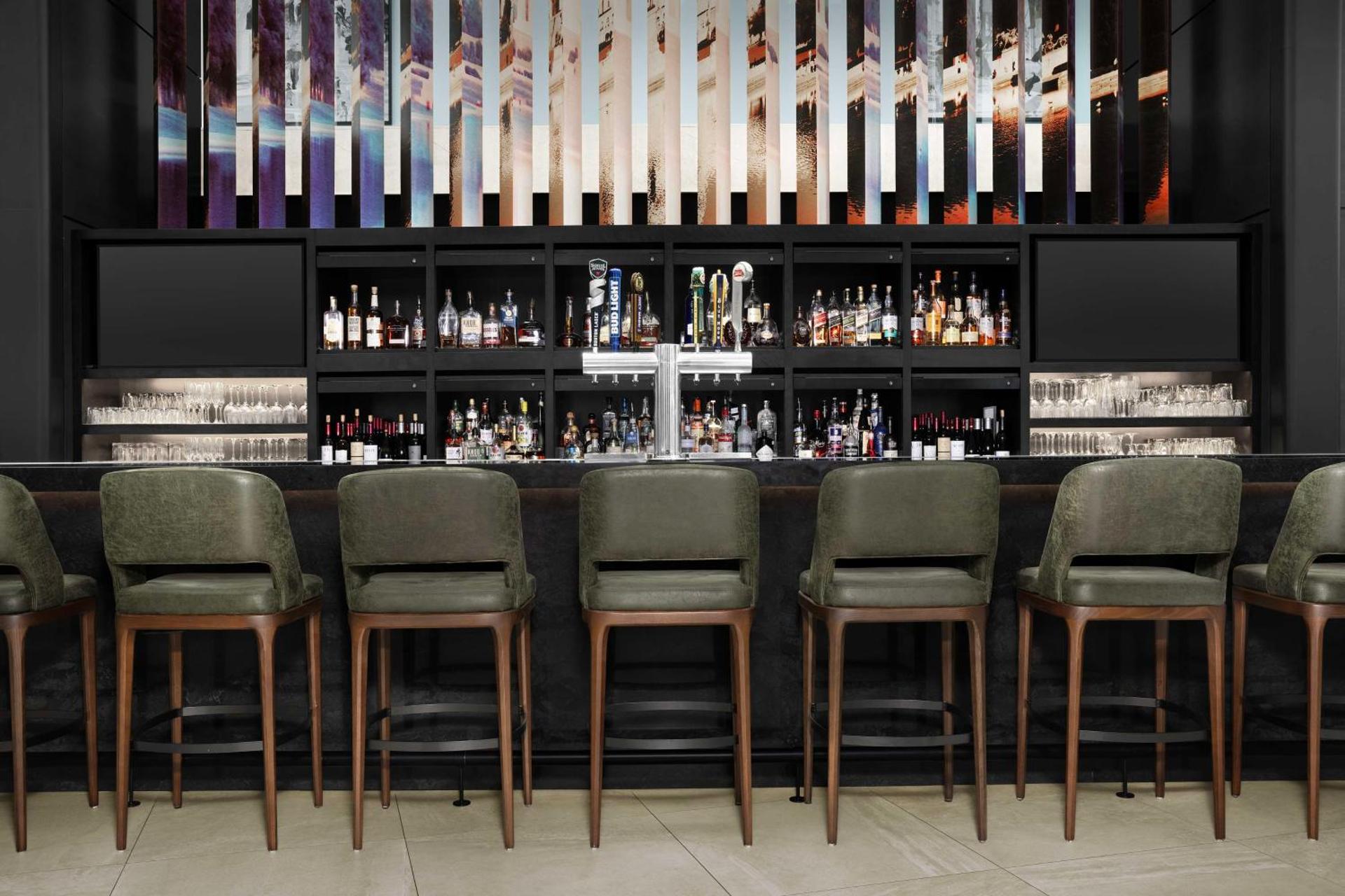 Hilton Washington DC Capitol Hill - Photo 14