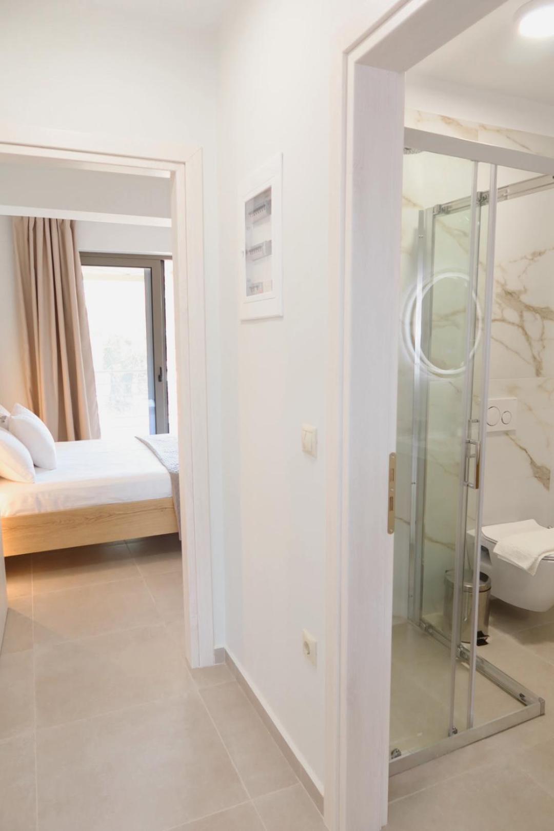 S & E Apartments - Photo 23