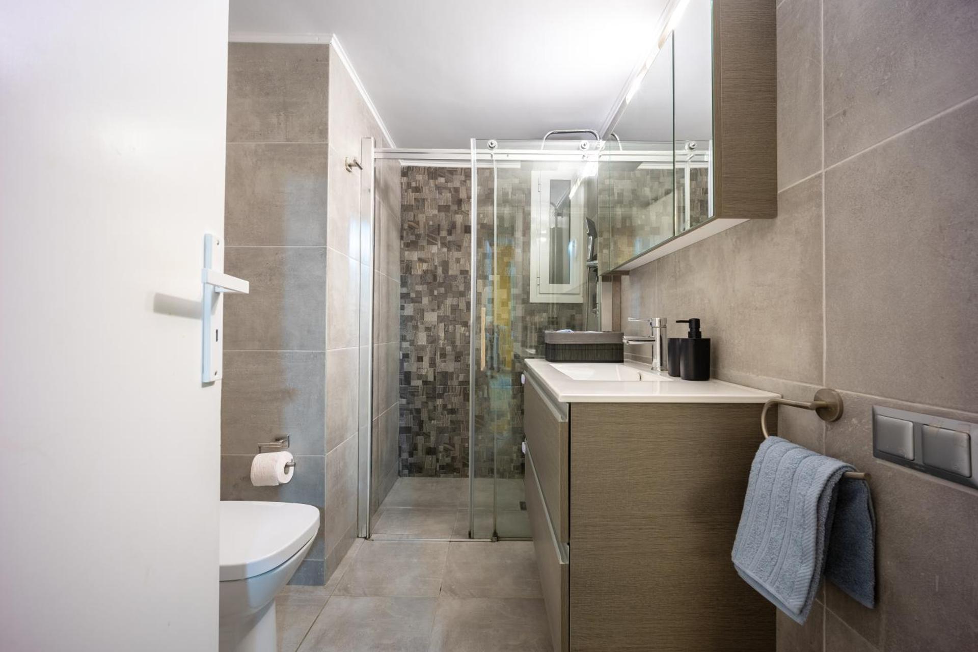 Spacious Garden apt - Photo 32