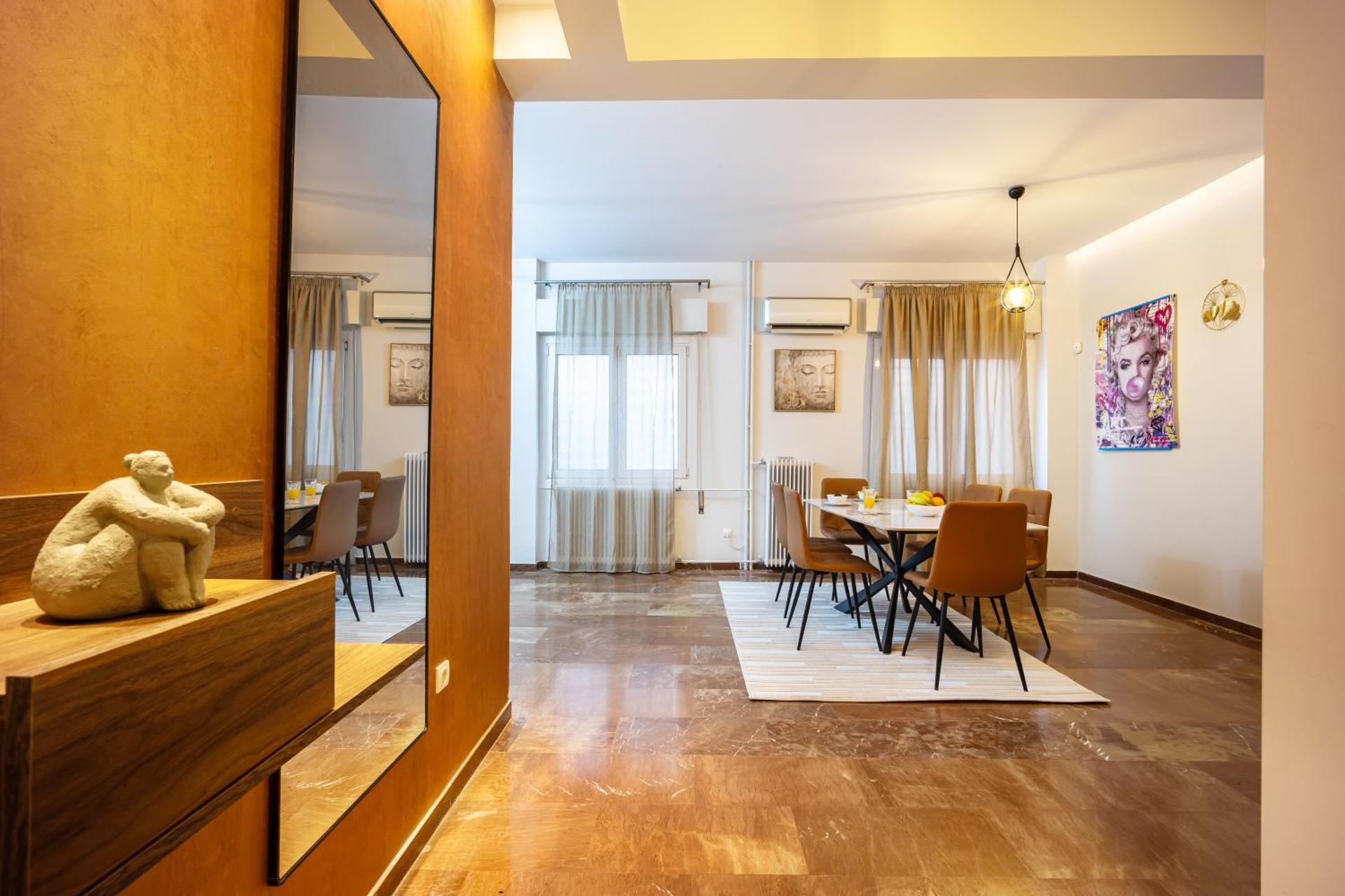 Spacious Garden apt - Photo 7