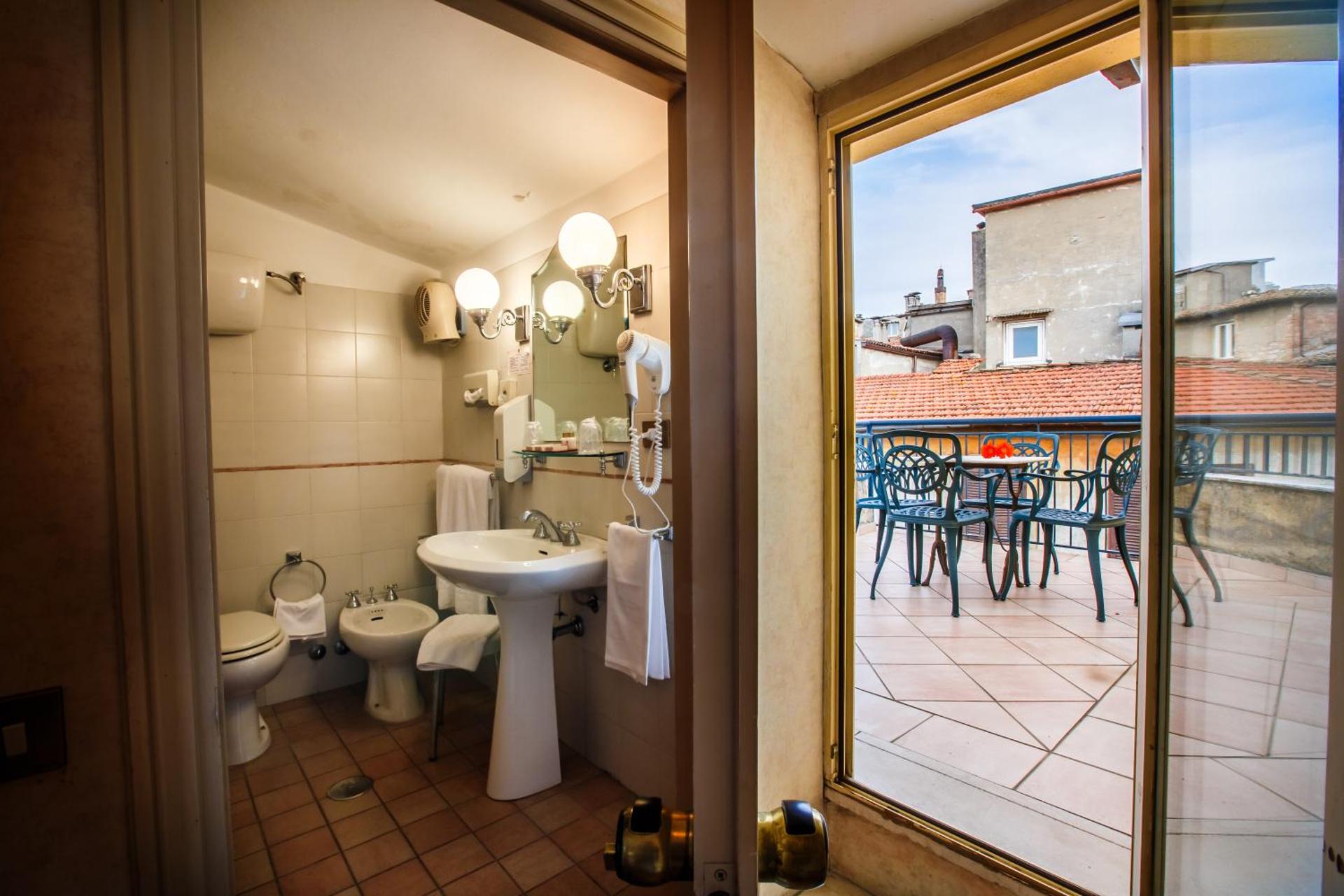 Hotel Fortuna - Photo 11