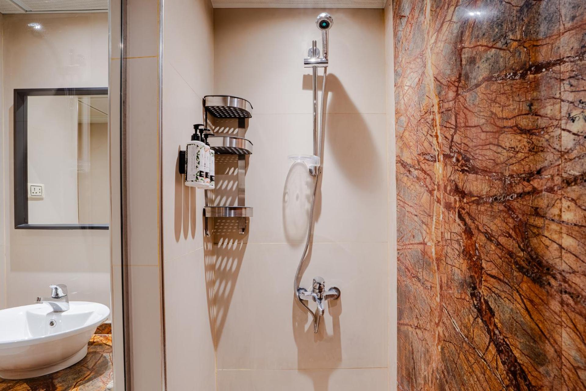 Om Kolthoom Hotel - Photo 106