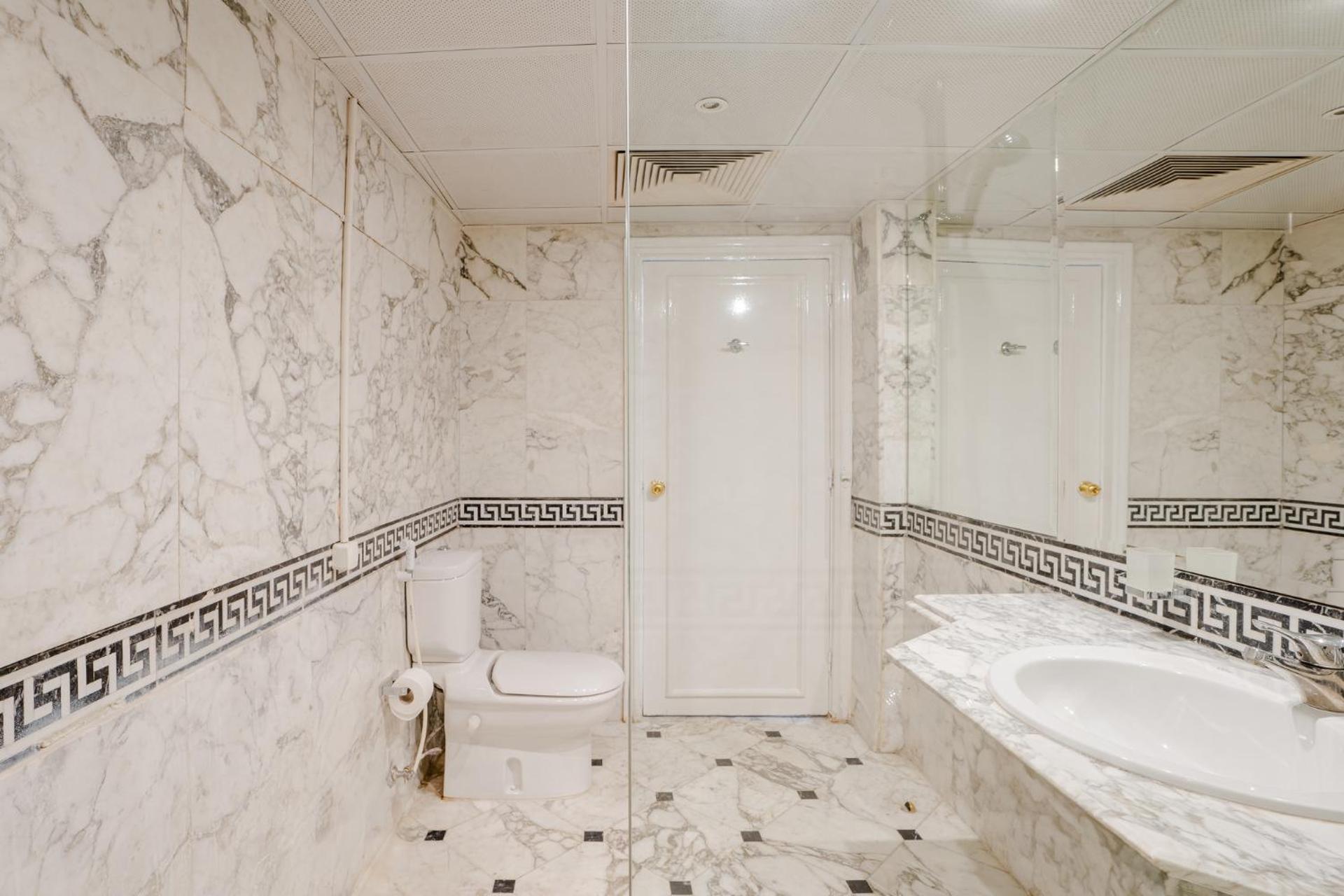 Om Kolthoom Hotel - Photo 48