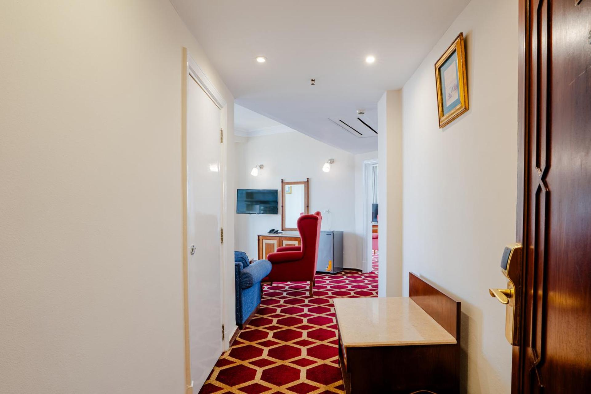 Om Kolthoom Hotel - Photo 82