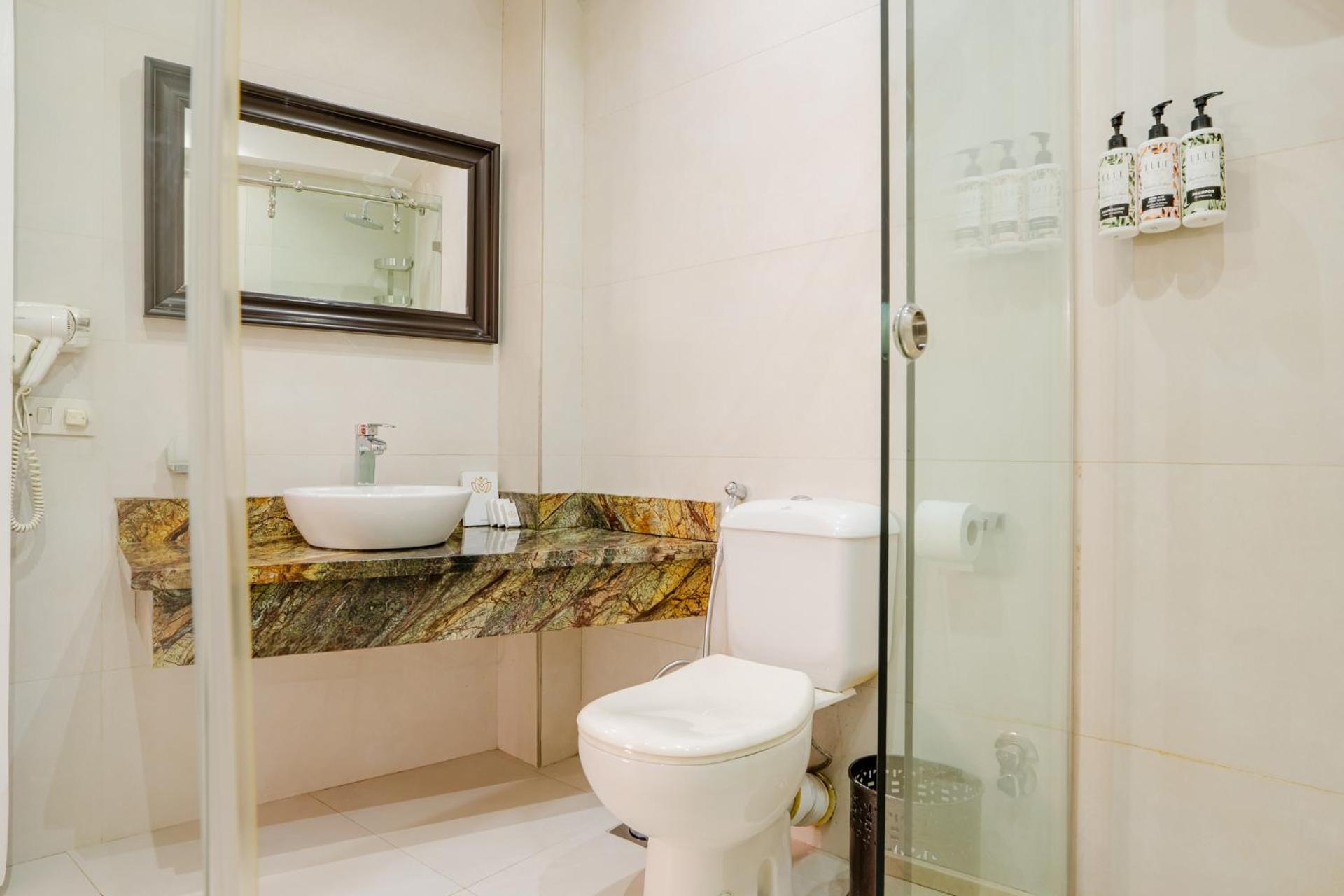 Om Kolthoom Hotel - Photo 69