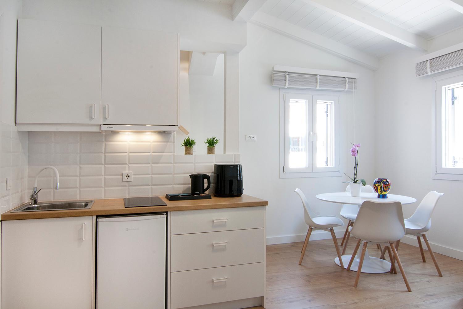 Solo Bianco Suites - Photo 3