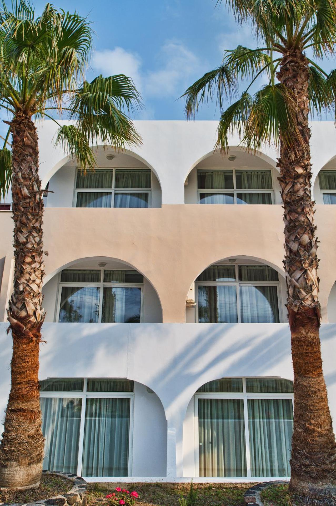 Makarios Hotel - Photo 20