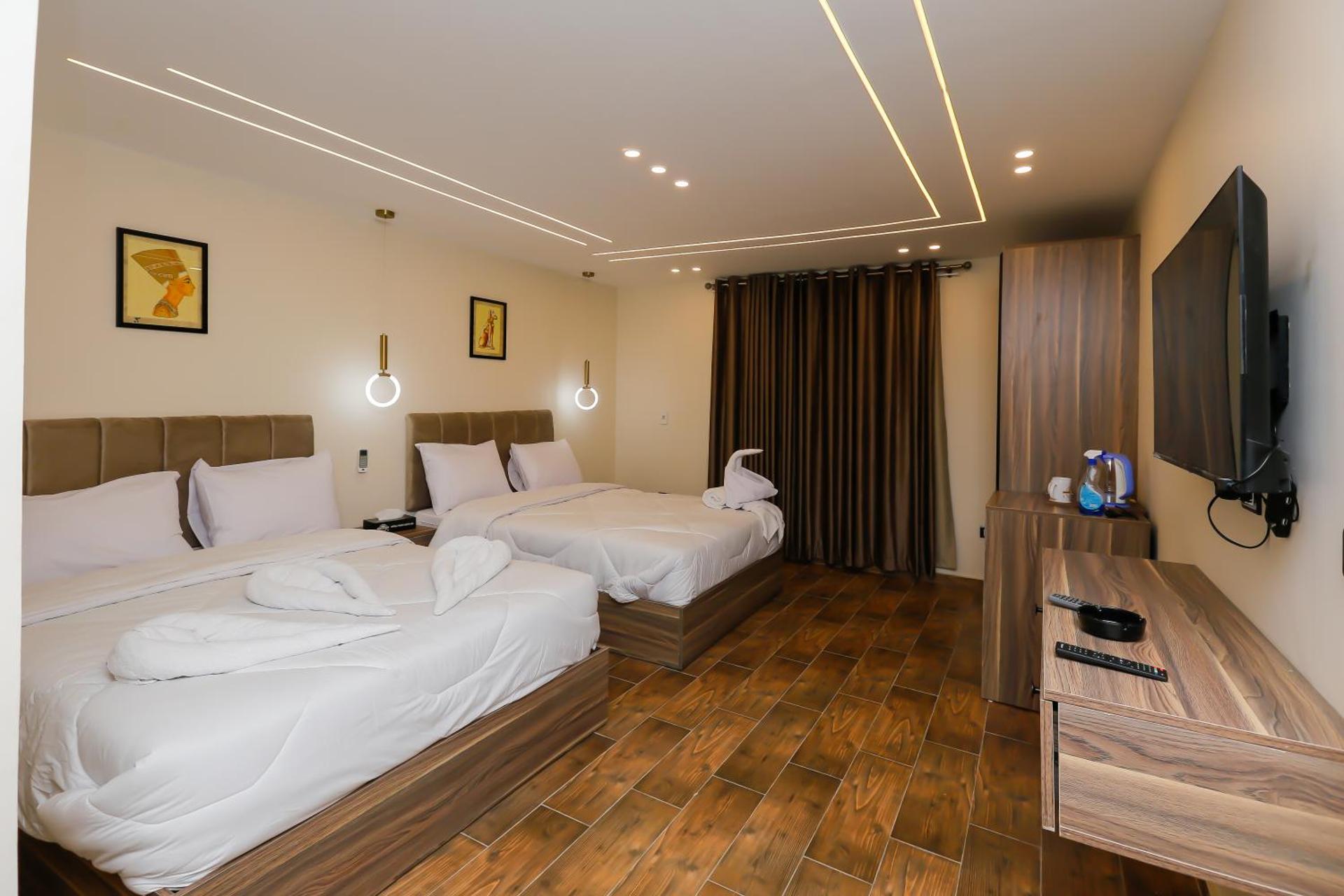 Quadruple Room with Mountain View