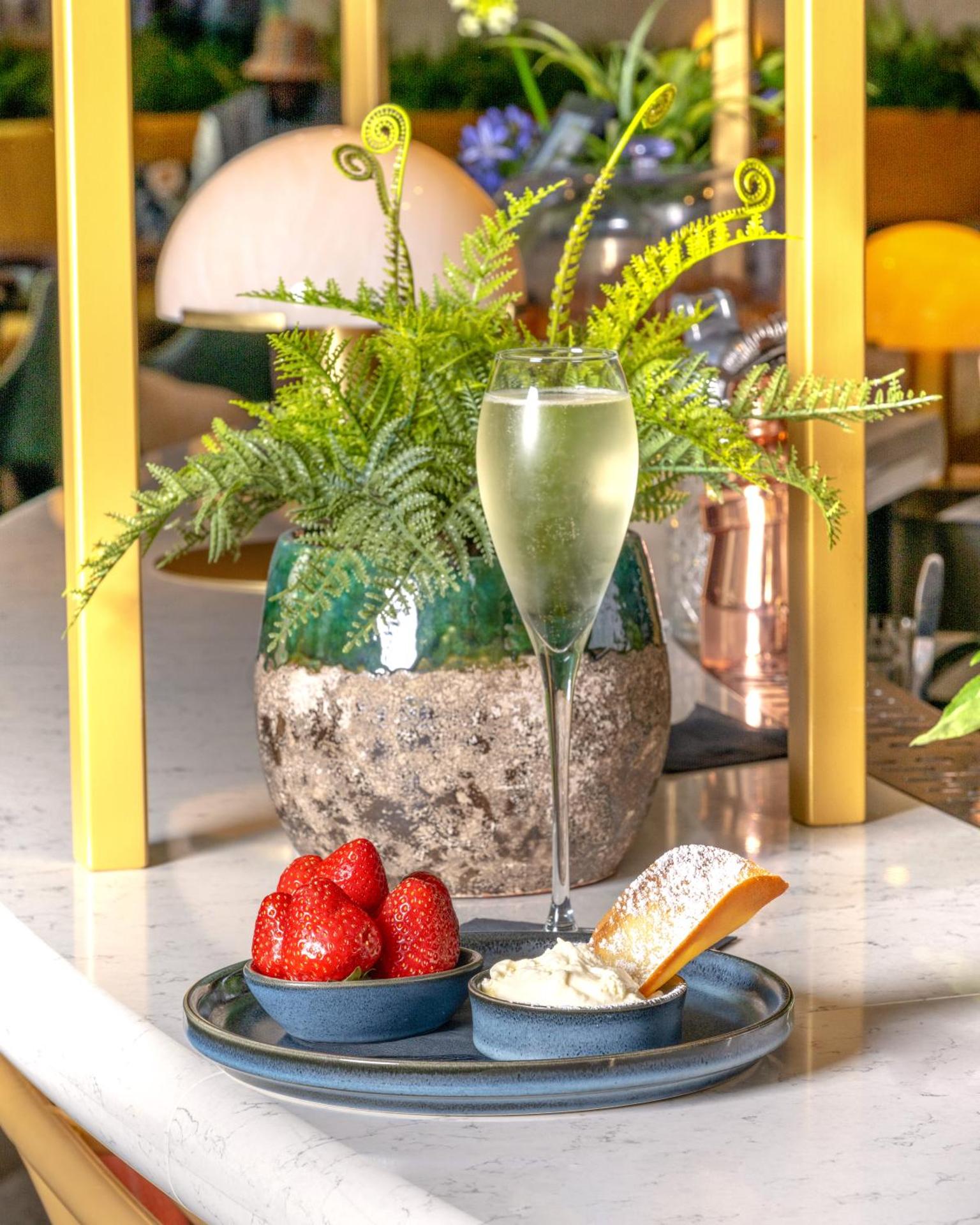 DoubleTree by Hilton London Chelsea - Photo 90