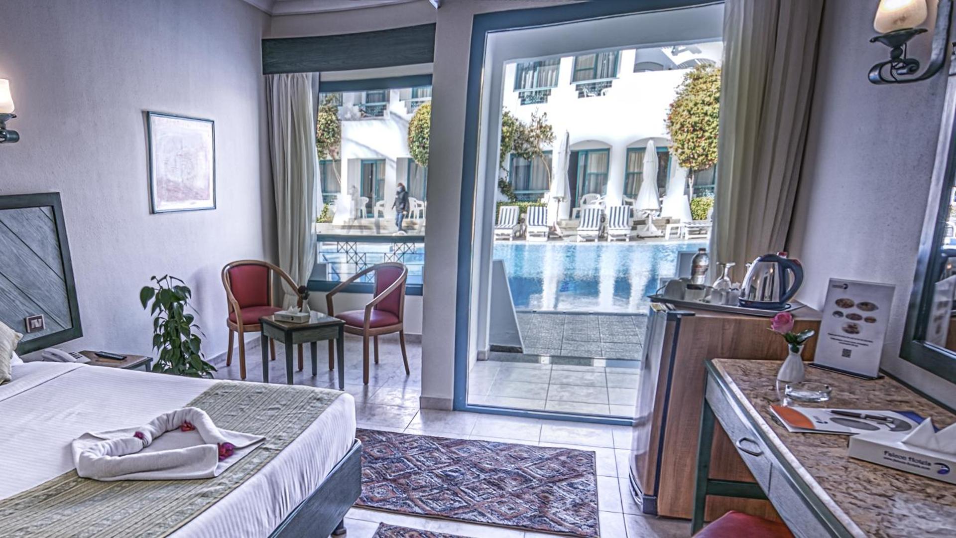 Falcon Hills Hotel - Photo 12