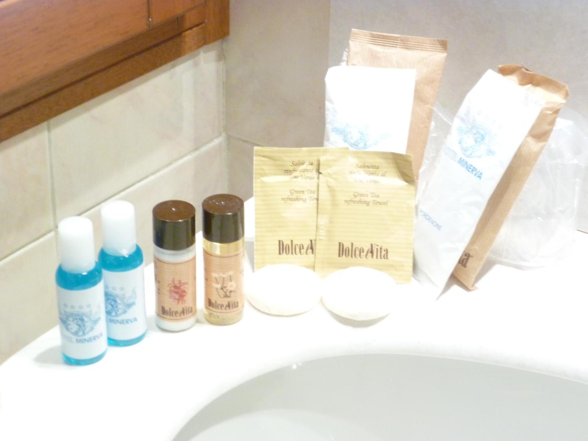 Hotel Minerva - Photo 77