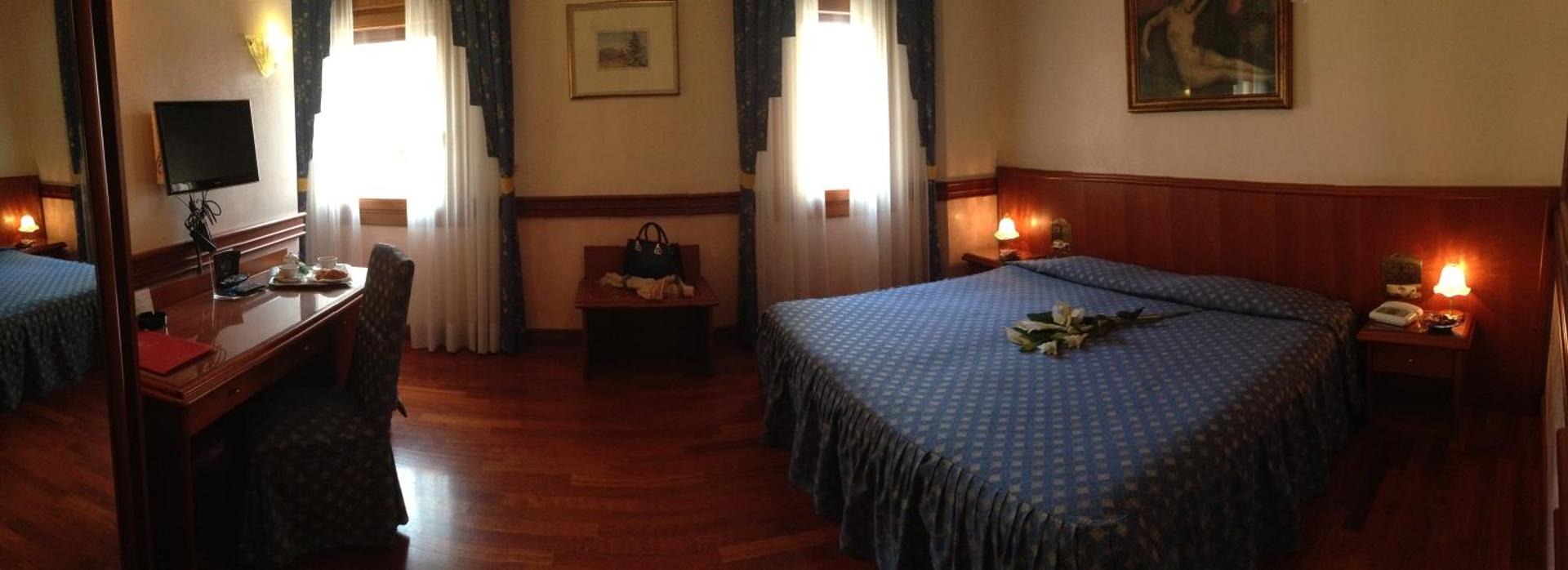Hotel Minerva - Photo 20